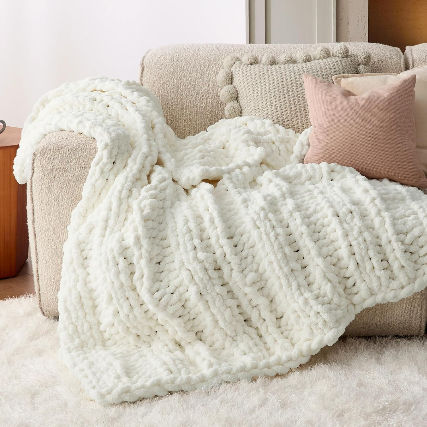 Bedsure Chunky Knit Blanket Throw - 100% Hand Knit Chenille Chunky Throw Blanket for Couch, Thick... | Amazon (US)
