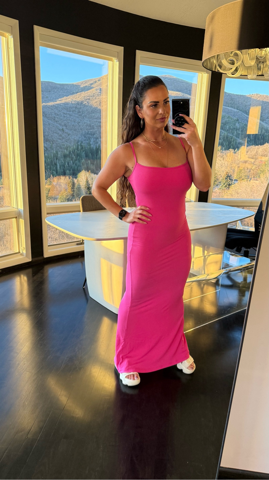 Skims dupe body con dress that hugs
#datenightfit

#LTKmomlife #LTKootd #LTKgrwm