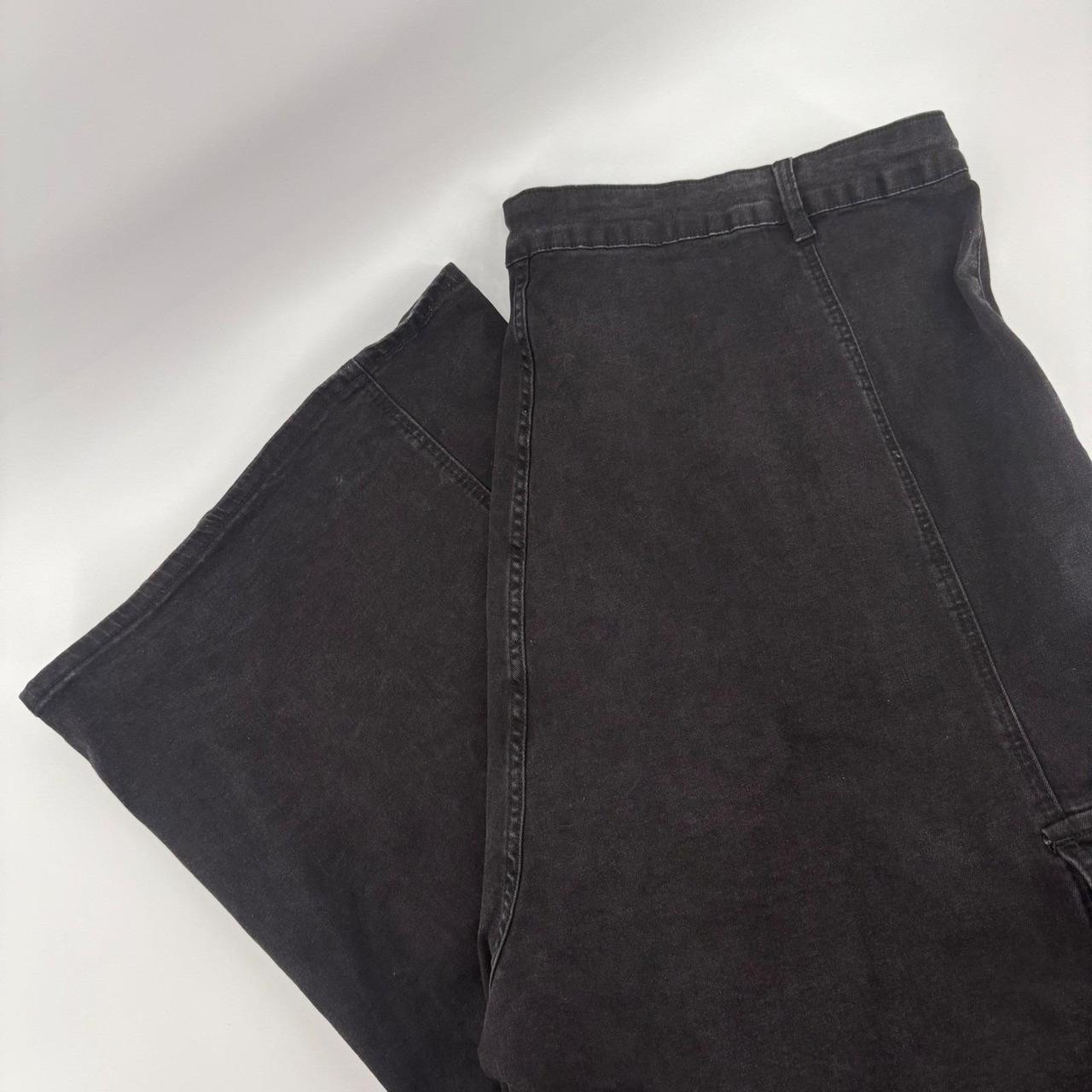 PrettyLittleThing Women's Wide leg Cargo Pants - Black - 20 | Depop US