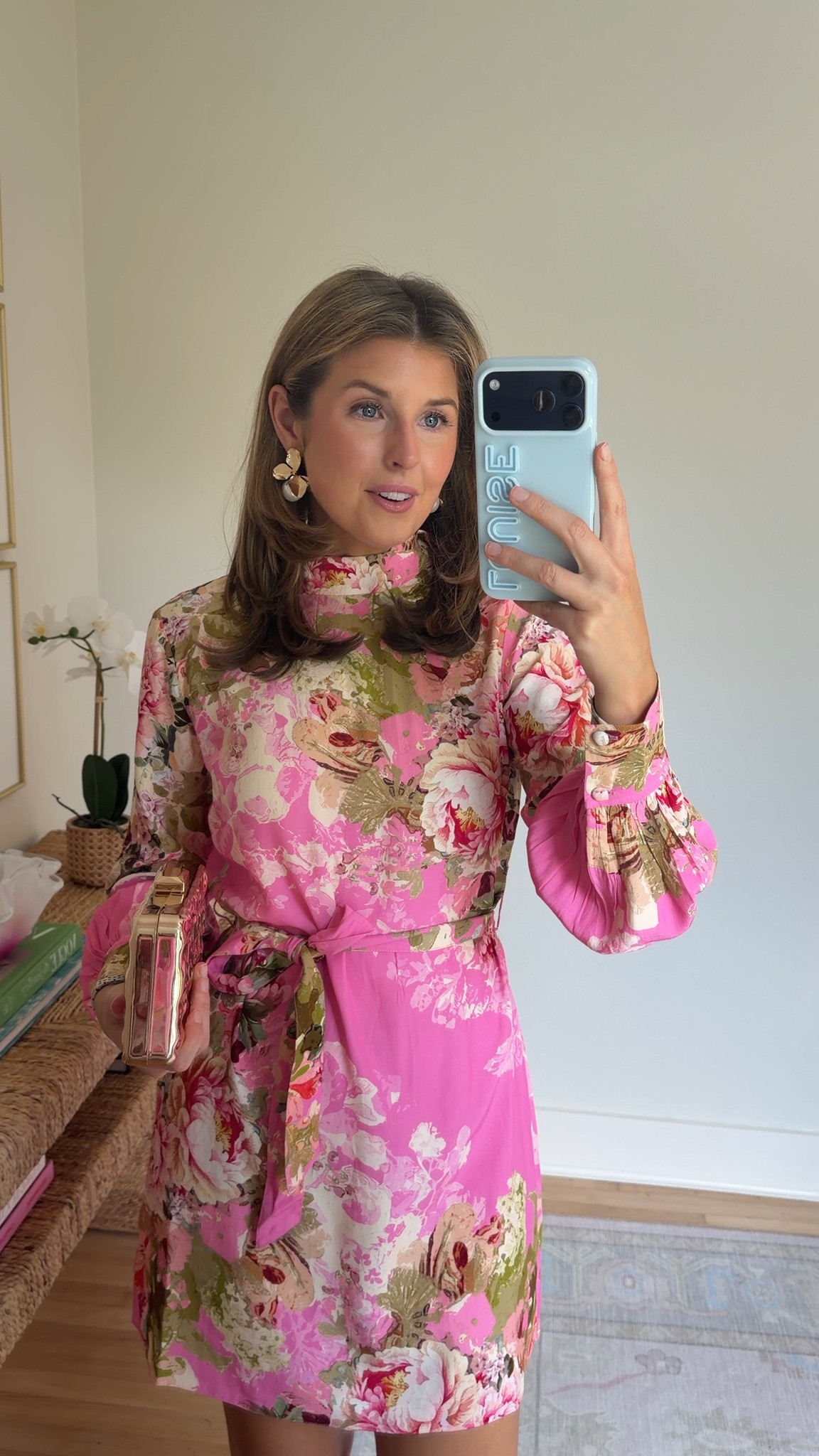 Floral cocktail dress with sleeves! Wearing a S