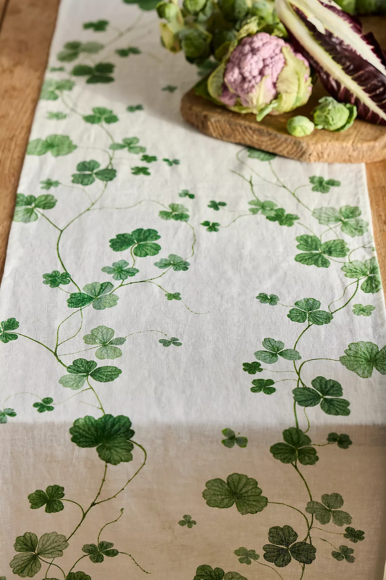 Clover Linen Runner