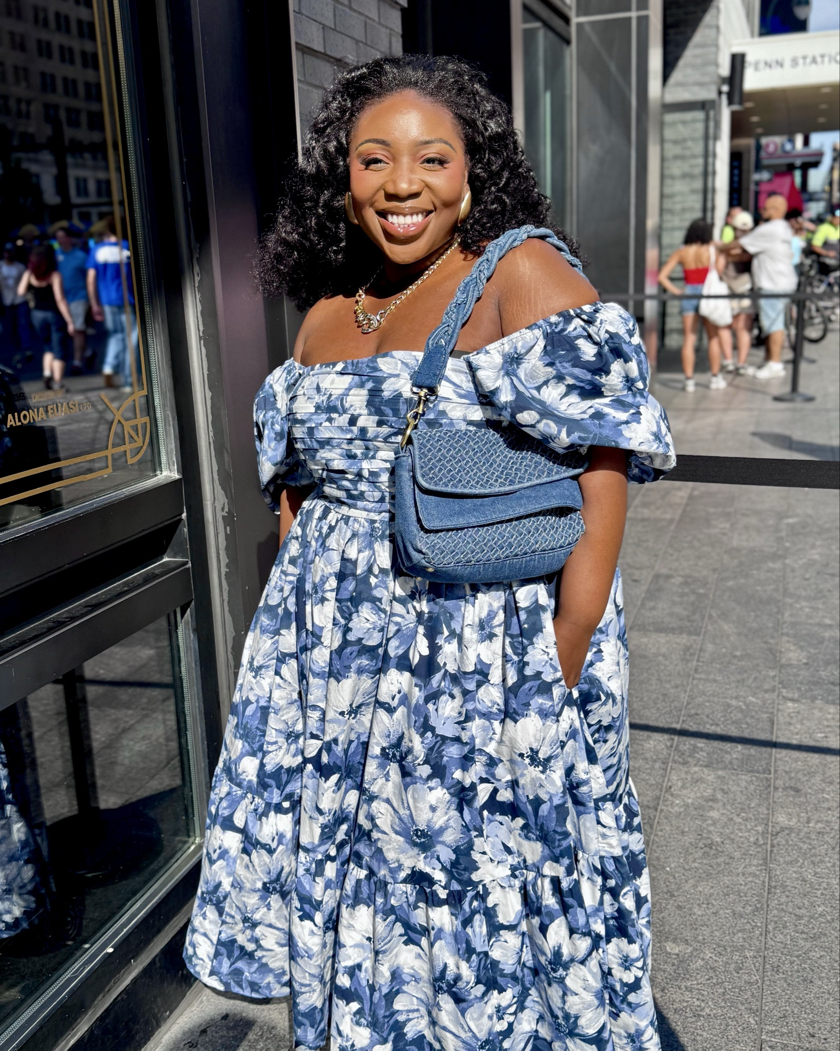 You can never go wrong with a denim bag!!! Especially when it's as stylish as this bag from @patricianashdesigns!!! Accessories can totally transform your outfit!!! Don't forget to use code ANITA10!!! ❤️❤️

#LTKStyleTip #LTKPlusSize #LTKItBag