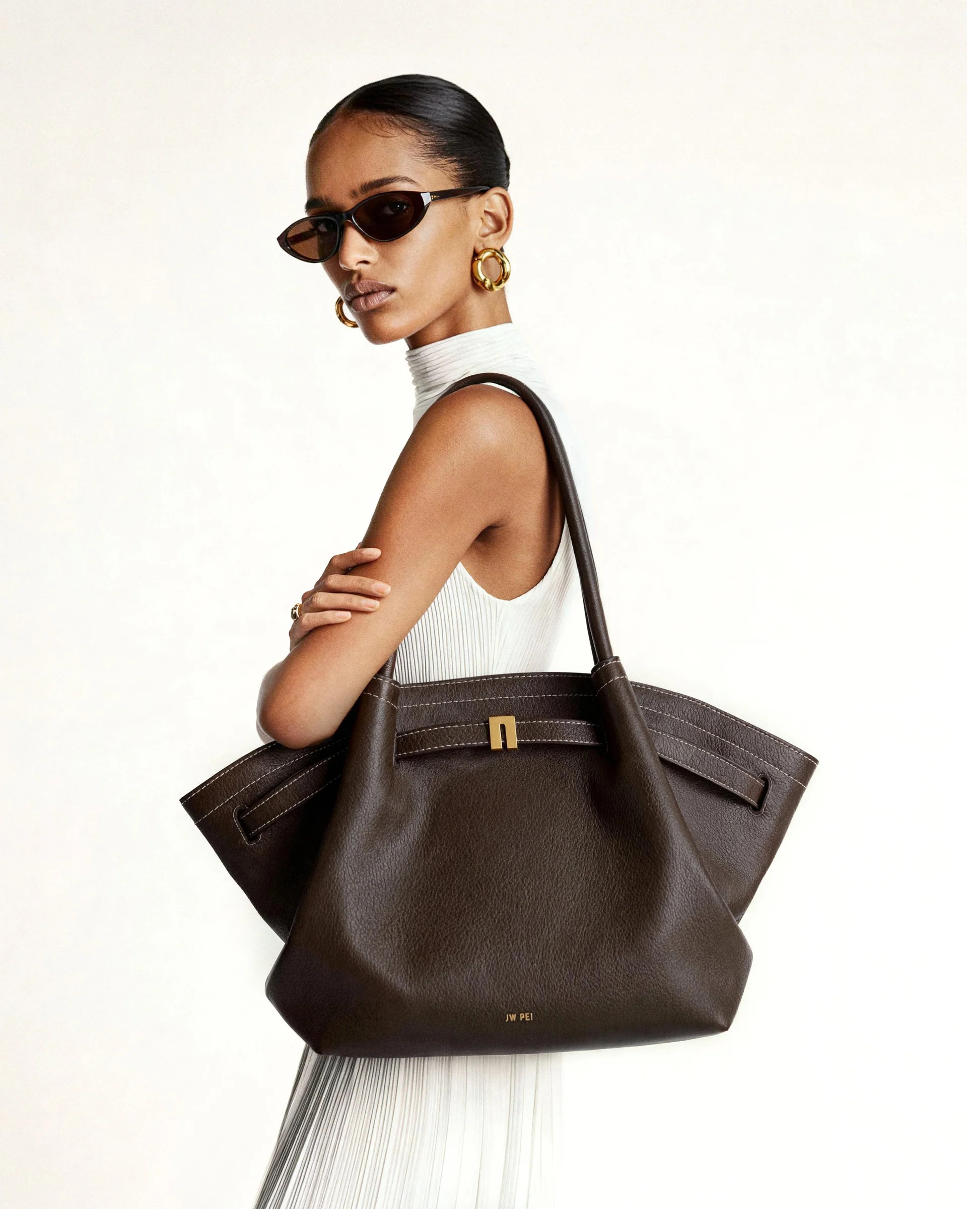 Hana Large Tote Bag - Dark Brown | JW PEI US