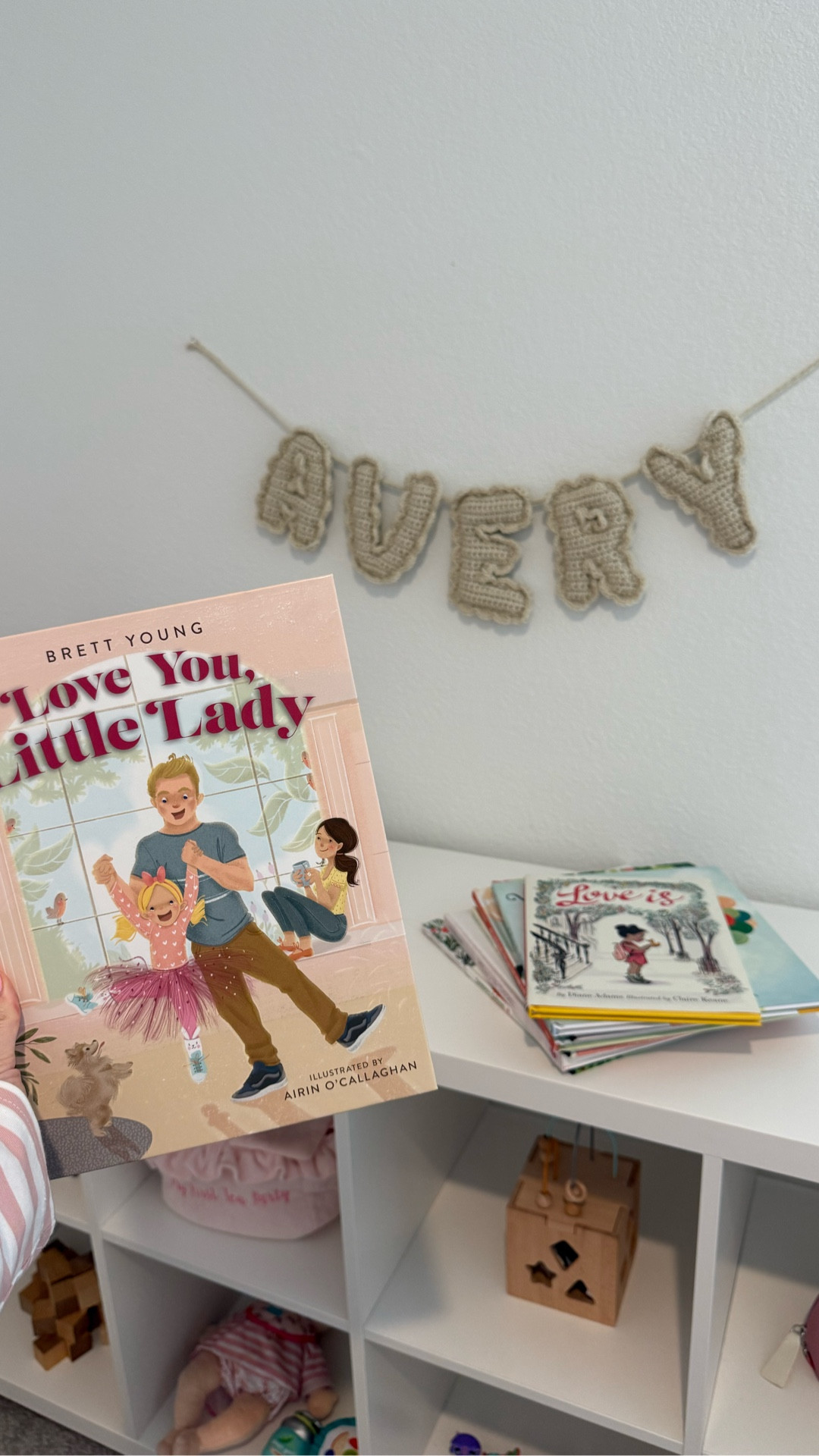 all our favorite books! several of these would be so cute for valentine’s day also 🩷🩷