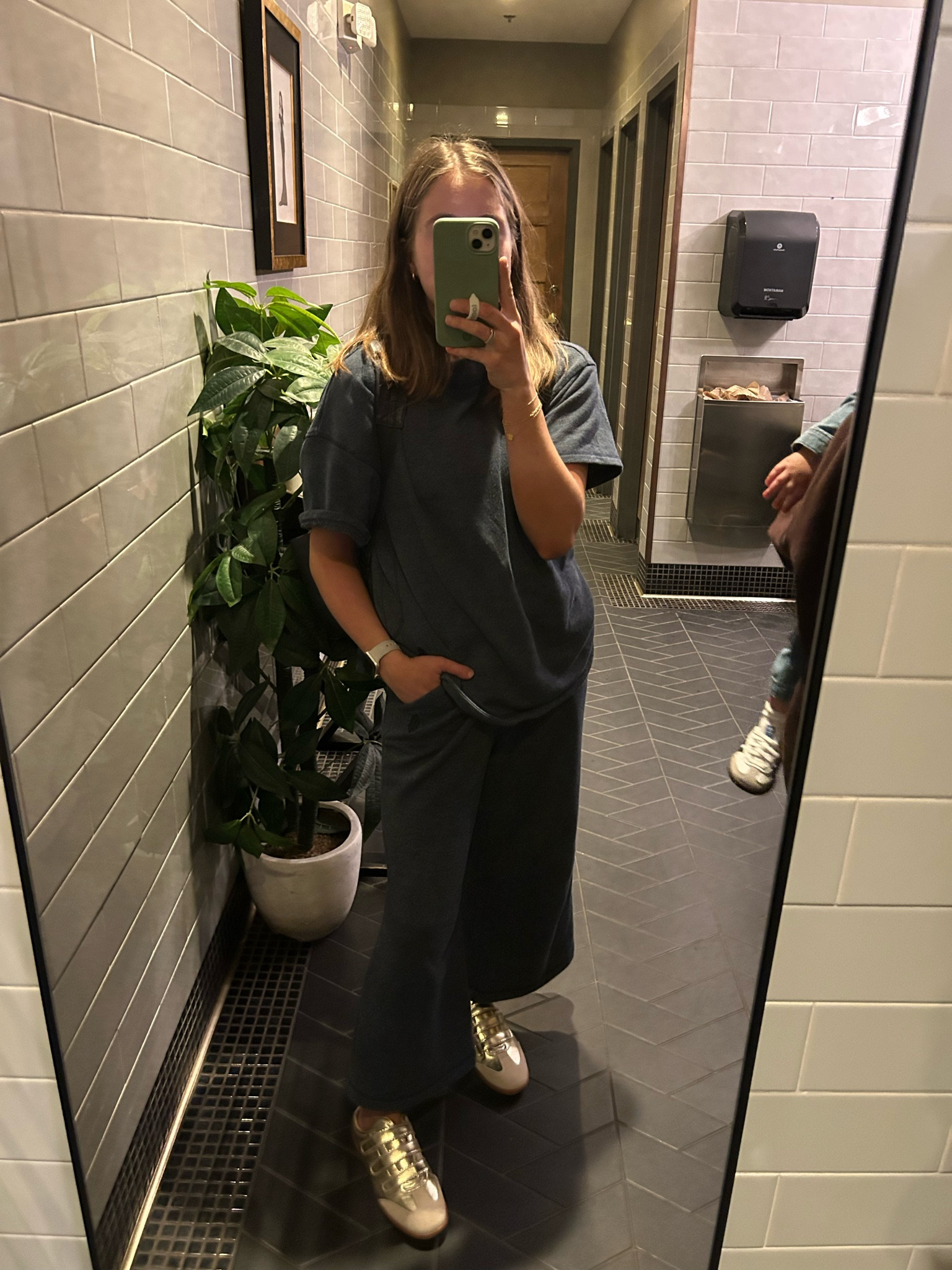 A little OOTD action!! 

trendy//mom//outfit

#LTKStyleTip #LTKWorkwear #LTKFindsUnder100