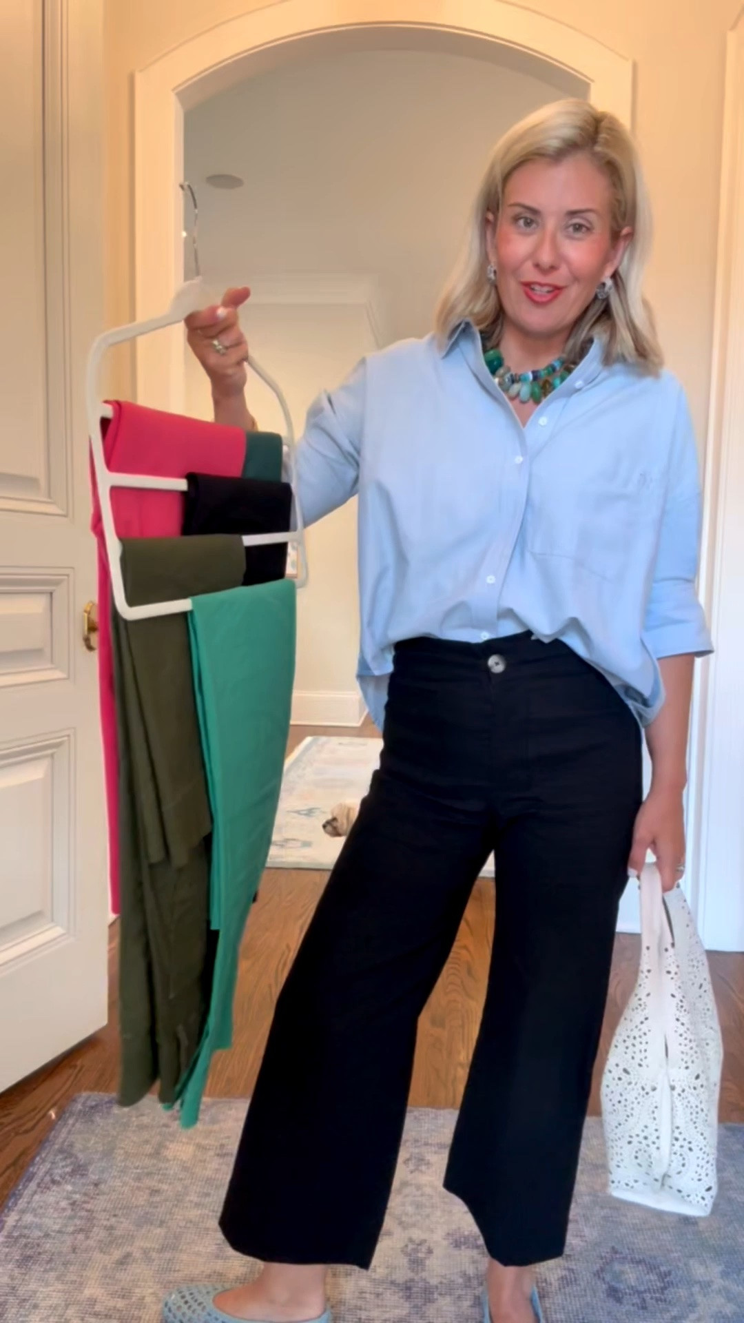 Such an easy outfit and I’m here for it!! Anthro for the win! ￼
Top - xs
Colettes - 26P
Shoes - 7 (size 1 down)