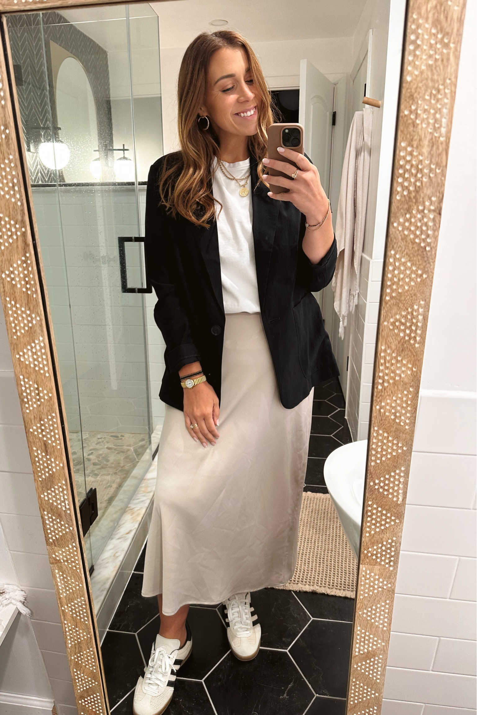 Business casual doesn’t have to be boring. ✔️
Blazer- M 
Tee- L 
Skirt- L 

#LTKMidsize #LTKStyleTip #LTKWorkwear