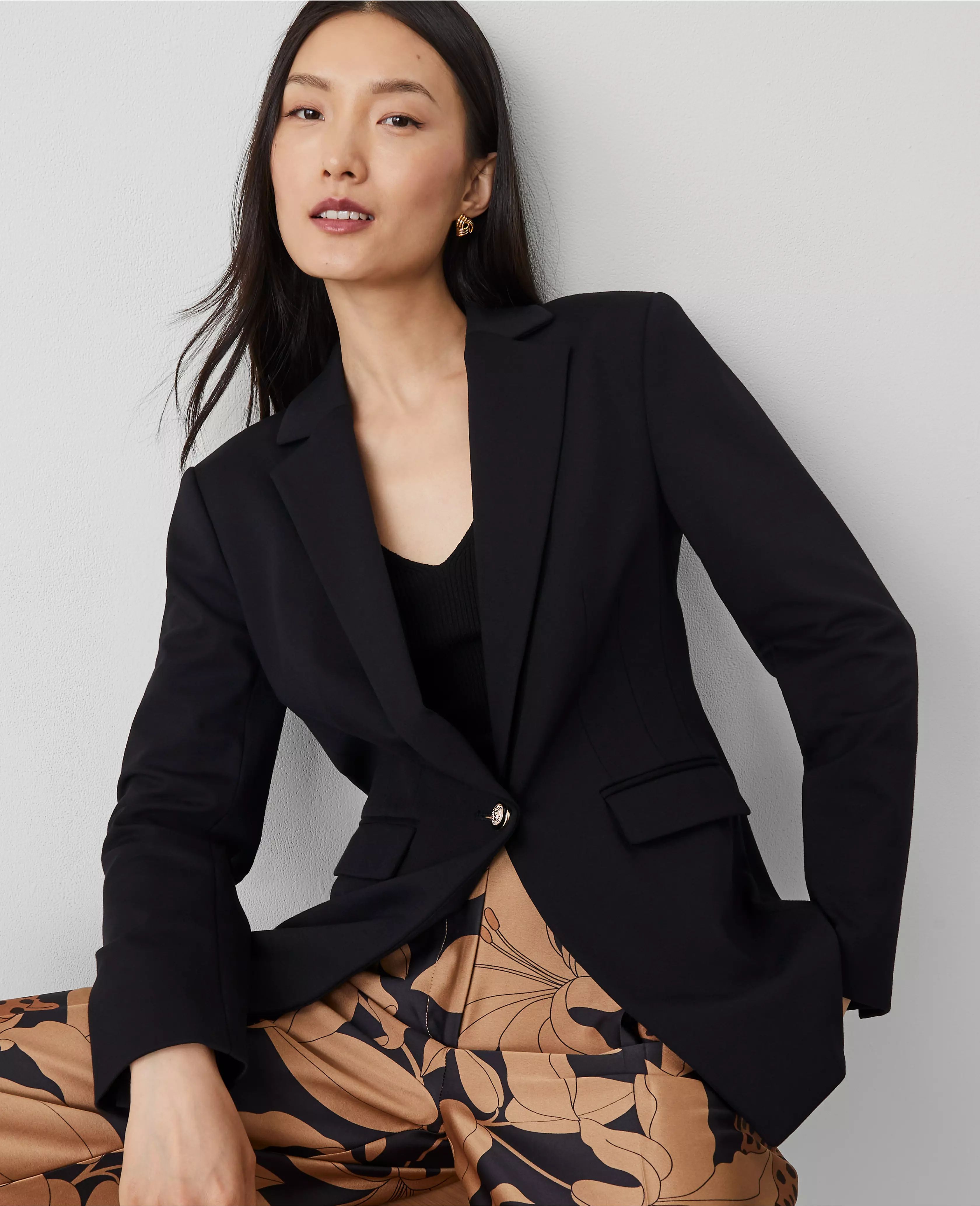 Petite Sculptural Blazer | Ann Taylor (US)