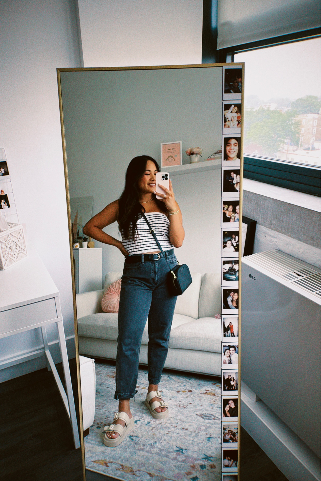 Top: medium
Jeans: 4
Shoes: 7 (could have sized down, runs big)