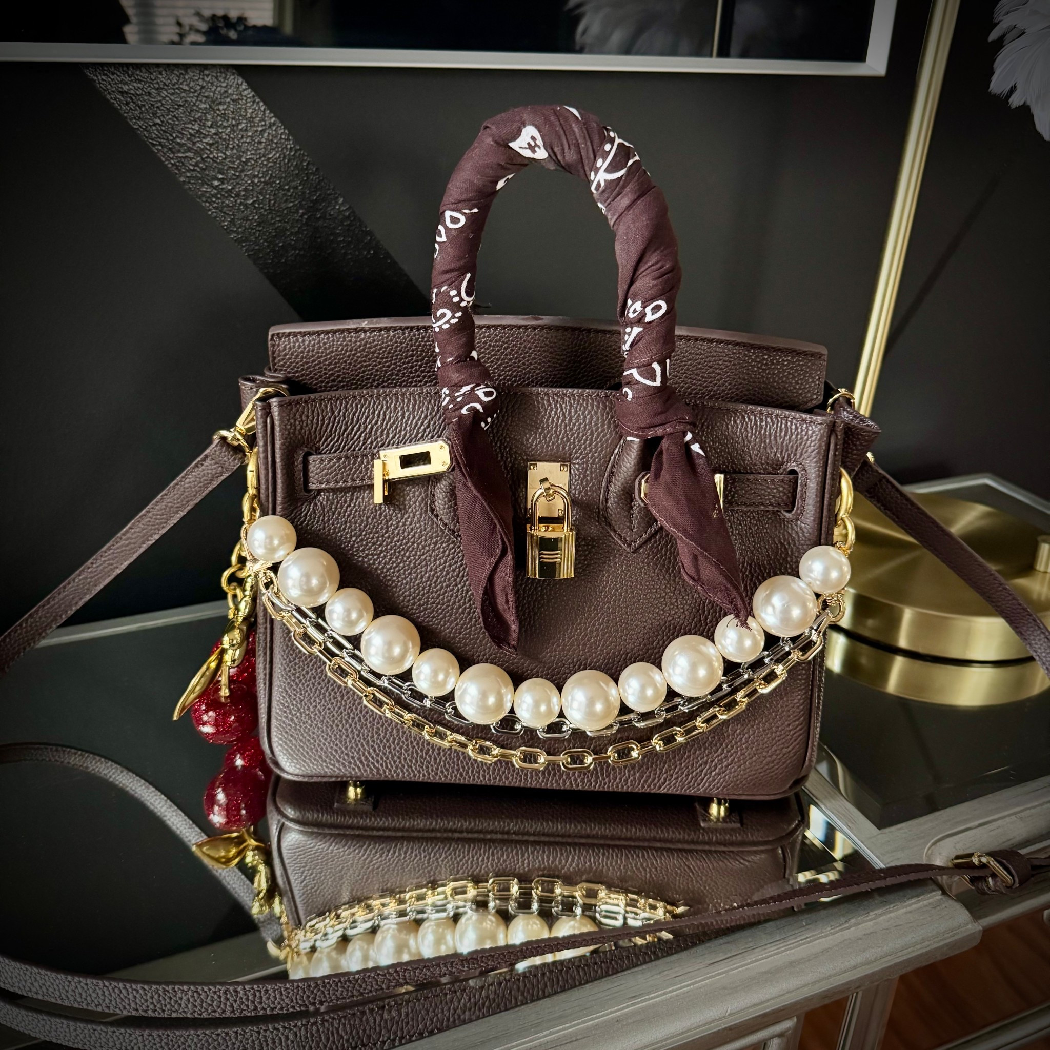 Bag Style!
Bag is black owned, woman owned, genuine leather by The Vault Label and it’s sooooo goood. 🫶🏽 also comes with a dust bag. 

#bagstyle #bagcharms #handbagswag #bagaccessories

#LTKItBag #LTKFestival