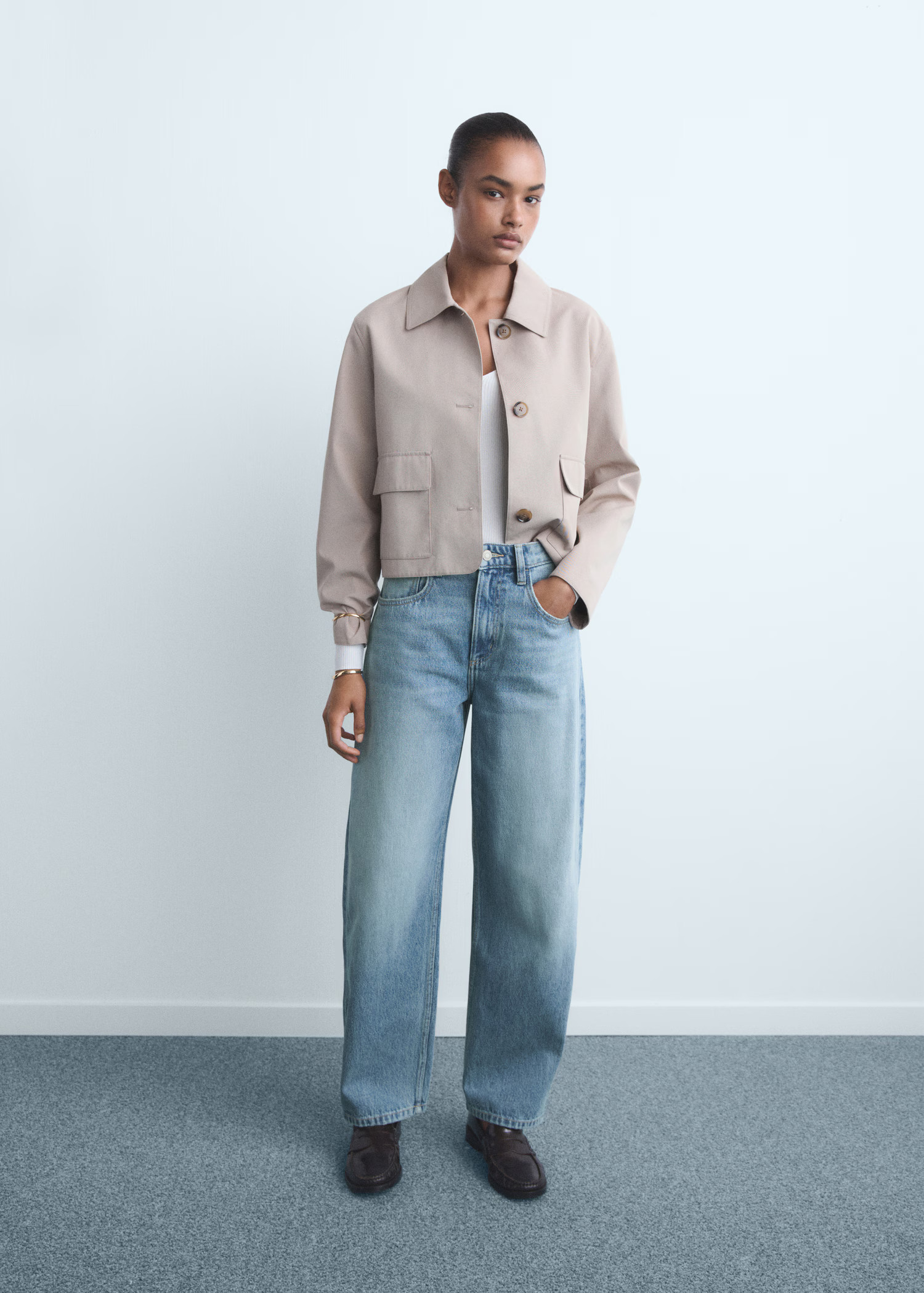 High-waisted barrel jeans | MANGO (UK)