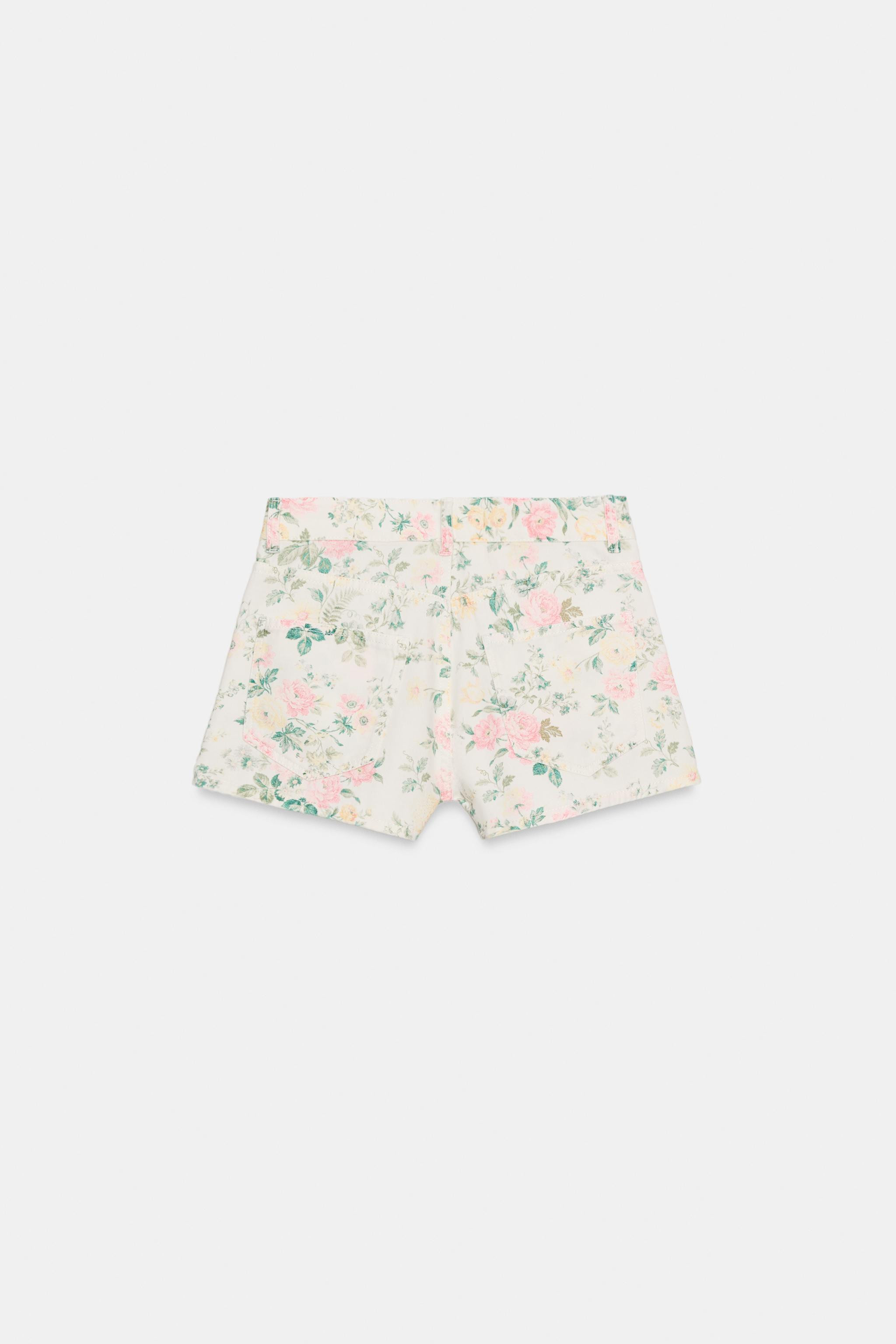 High-Waist-Shorts mit G\u00fcrtelschlaufen und Five-Pocket-Design. Rei\u00dfverschluss und Metall... | Zara DE