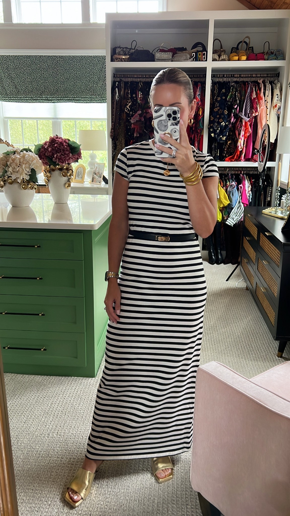 $20 striped t-shirt dress!  Break up the stipe with an adjustable belt and some gold accessories!  

#kbstyled #stripeddress#tshirtdress #summerdresses #summerdress #maxidress

#LTKFindsUnder50 #LTKOver40 #LTKSummerEdit