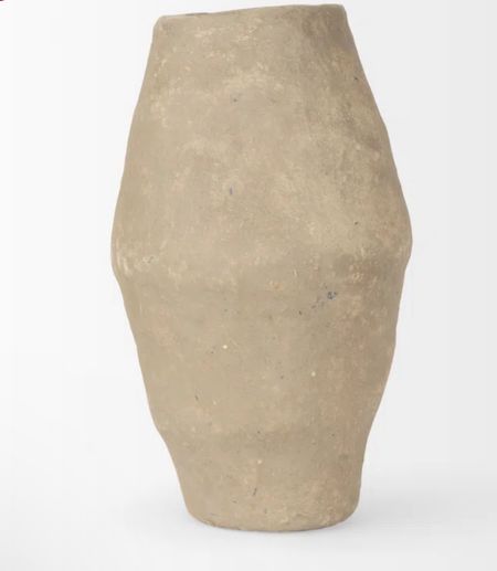 Paper mache vase 

#LTKstyletip #LTKhome #LTKfindsunder100