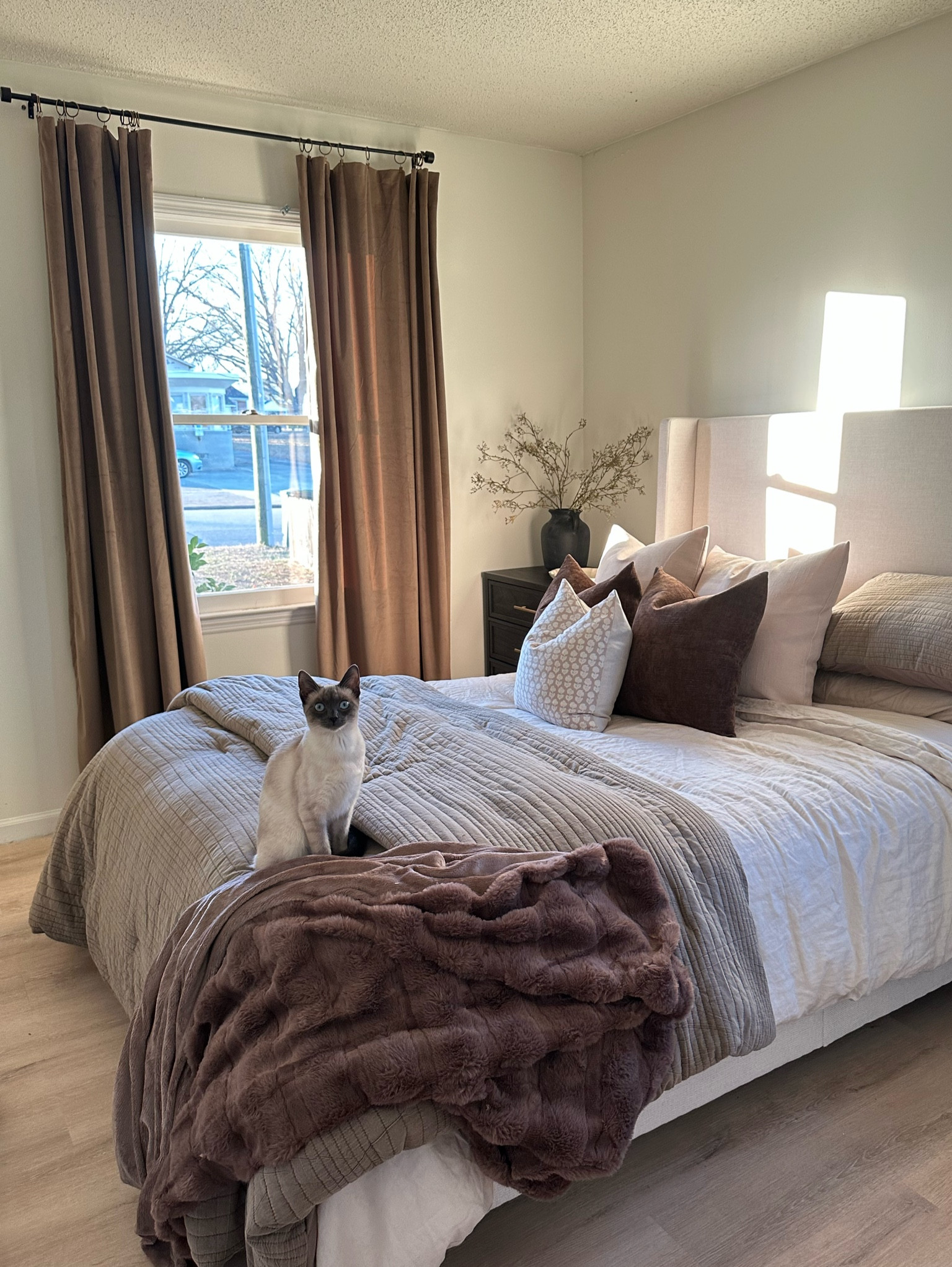 Moody spring bedroom makeover! 

#LTKHome