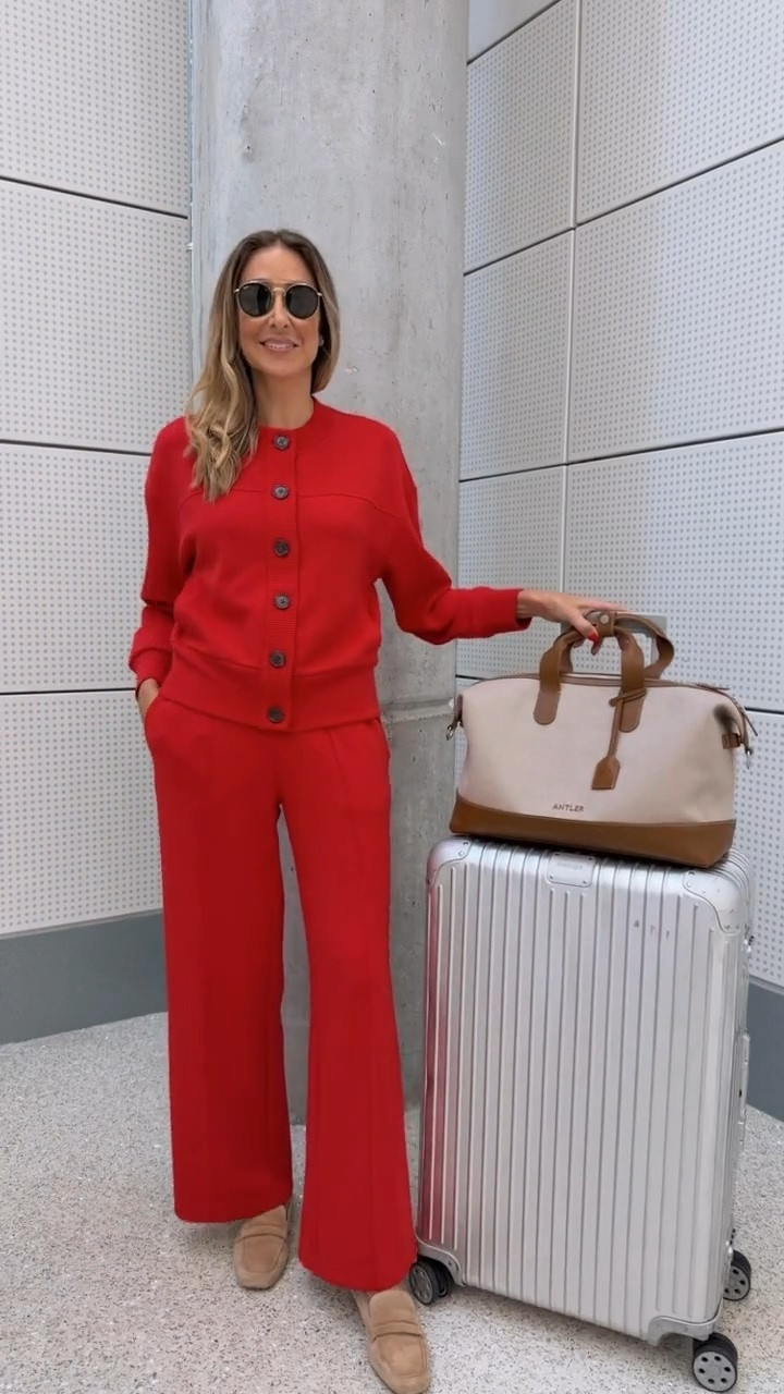Gorgeous, elegant, and comfortable red set that I’m in love with ❤️
Ultra soft and the fitting is perfect
Fits true to size and I’m wearing size small and regular length on the pants 
I’m 5”9 for your reference
Travel outfit 
Airport outfit

#LTKU #LTKTravel #LTKootd