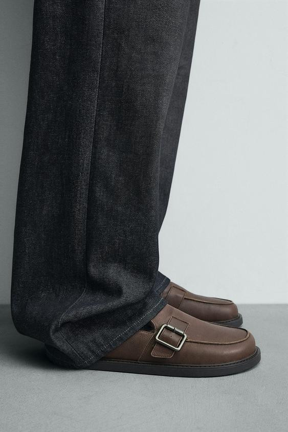 BUCKLED LEATHER CLOGS | Zara US