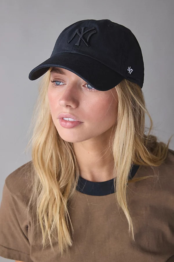 '47 Brand New York Yankees MLB Classic Clean Up Hat in Pitch black, Men's at Urban Outfitters | Urban Outfitters (US and RoW)