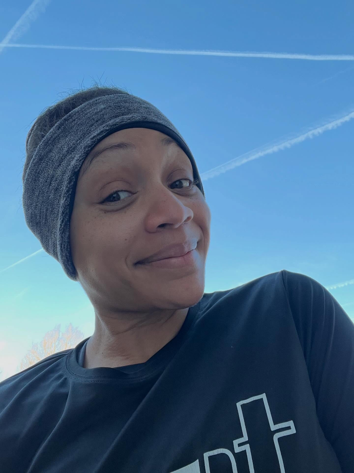 These last two days of workouts with my @trainestcoach program.

Yesterday- Progression Run-
8 minute Jog, 8 Minutes Medium-I went with 10K pace, 4 minutes- 5K pace

Today- 5-90 seconds with 90 second recovery 

With both of these runs, I created workouts in my Garmin app to be able to track my splits and pace. I put in target paces to help keep me on track. I used to find that annoying, but now I’m finding it to be strategic. When I got the too fast notification, I did slow up a little bit and when I got too slow, I sped up. I have been running for years and I’m still trying to figure it out pacing. Each workout followed up with some core, strength, and stretching. 

A total of 15 miles for the week!

-
- 
#5k #runningmama #runner