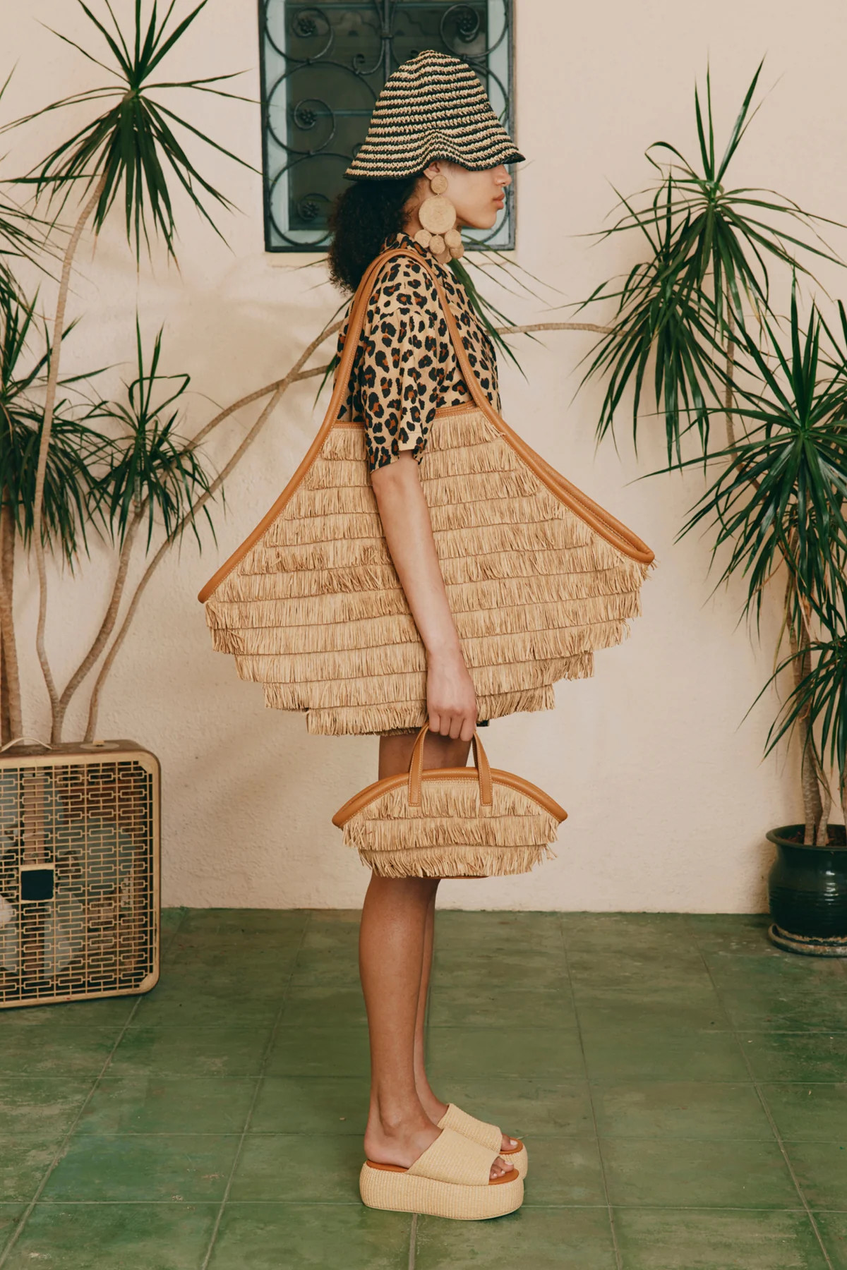 Large
           Fringe Mercado Tote In Natural | Simon Miller