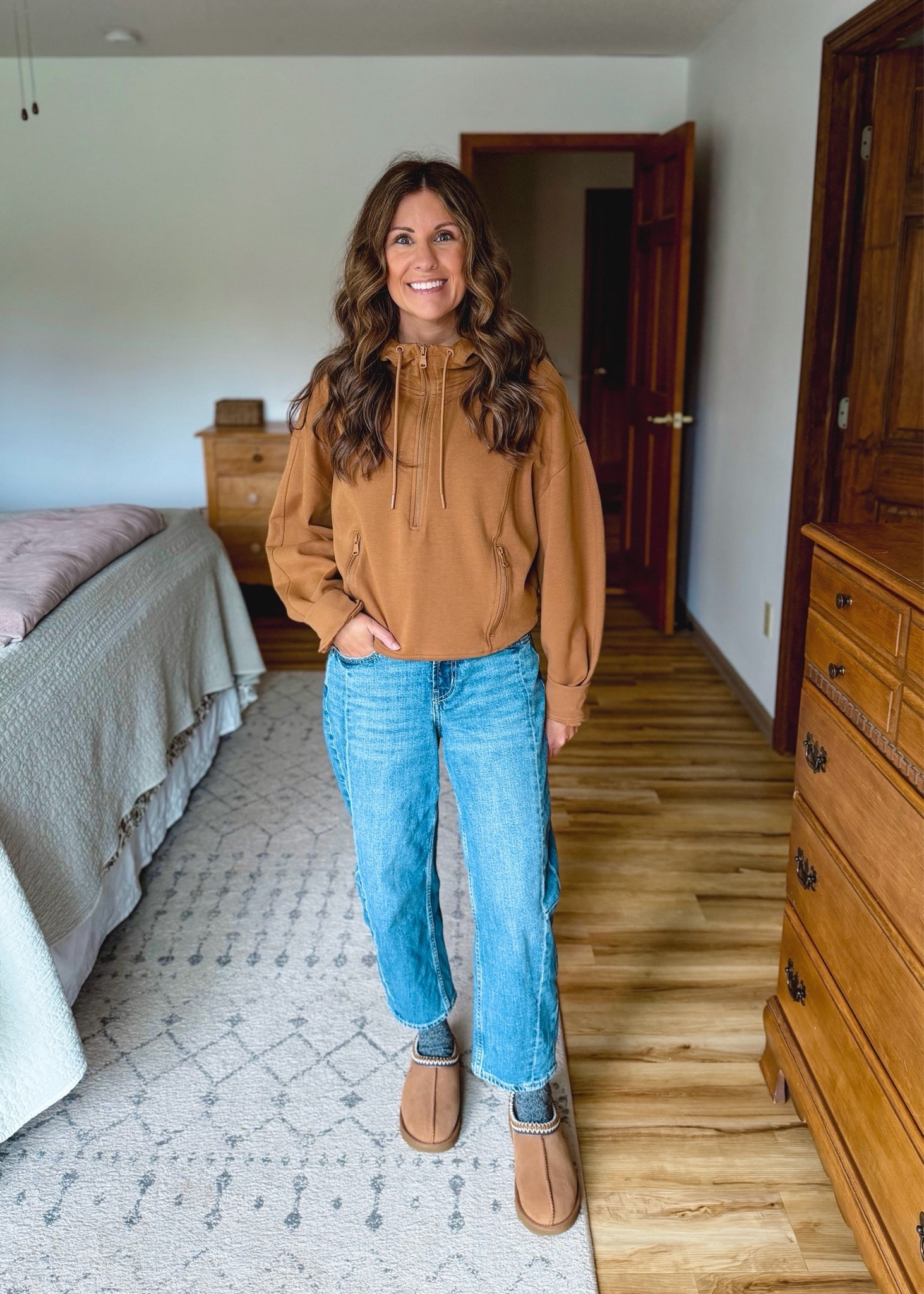 Cozy fall outfit 🍂

wearing small in my hoodie sweatshirt and 0 short in my barrel jeans. My tee is size small. My Uggs are size 6.

#LTKPetite #LTKootd #LTKgrwm