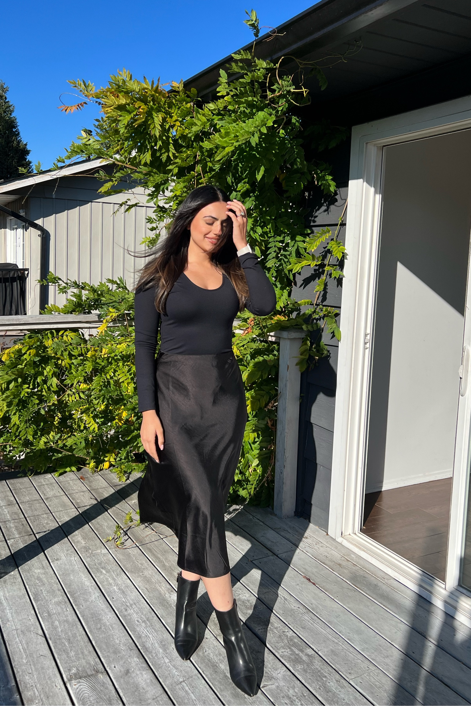 Clearly, I love black fits. Slip skirts & bodysuits are a fall staple 🍂 
#slipskit #bodysuit #boots #fallfashion #workfashion #workoutfits

#LTKHoliday #LTKstyletip #LTKworkwear