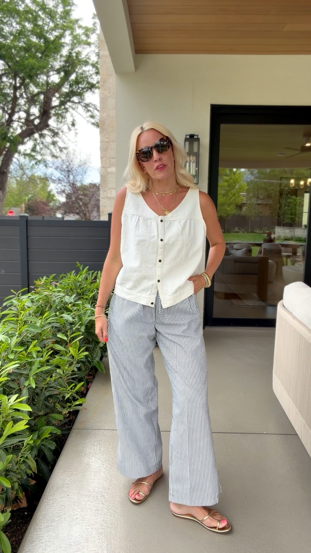 This linen blend pant is perfect for the summer!

#LTKmomlife #LTKgrwm #LTKootd
