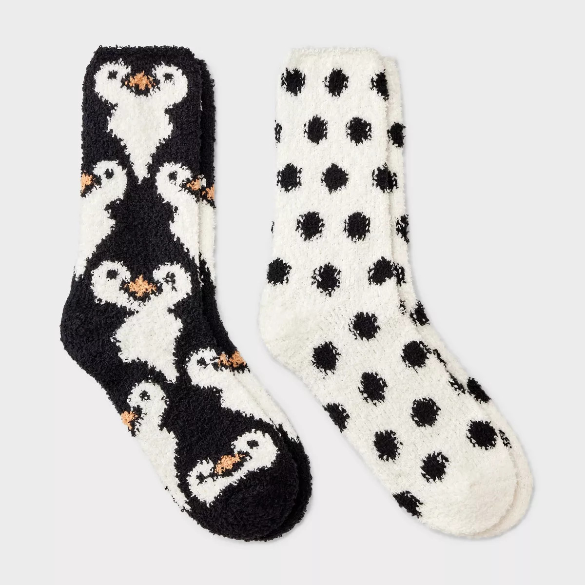 Women's Penguin 2pk Cozy Crew Socks - Black/White 4-10 | Target