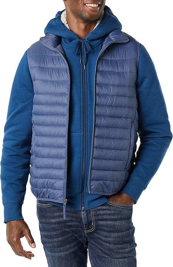 Amazon Essentials Men's Lightweight Water-Resistant Packable Puffer Vest | Amazon (US)