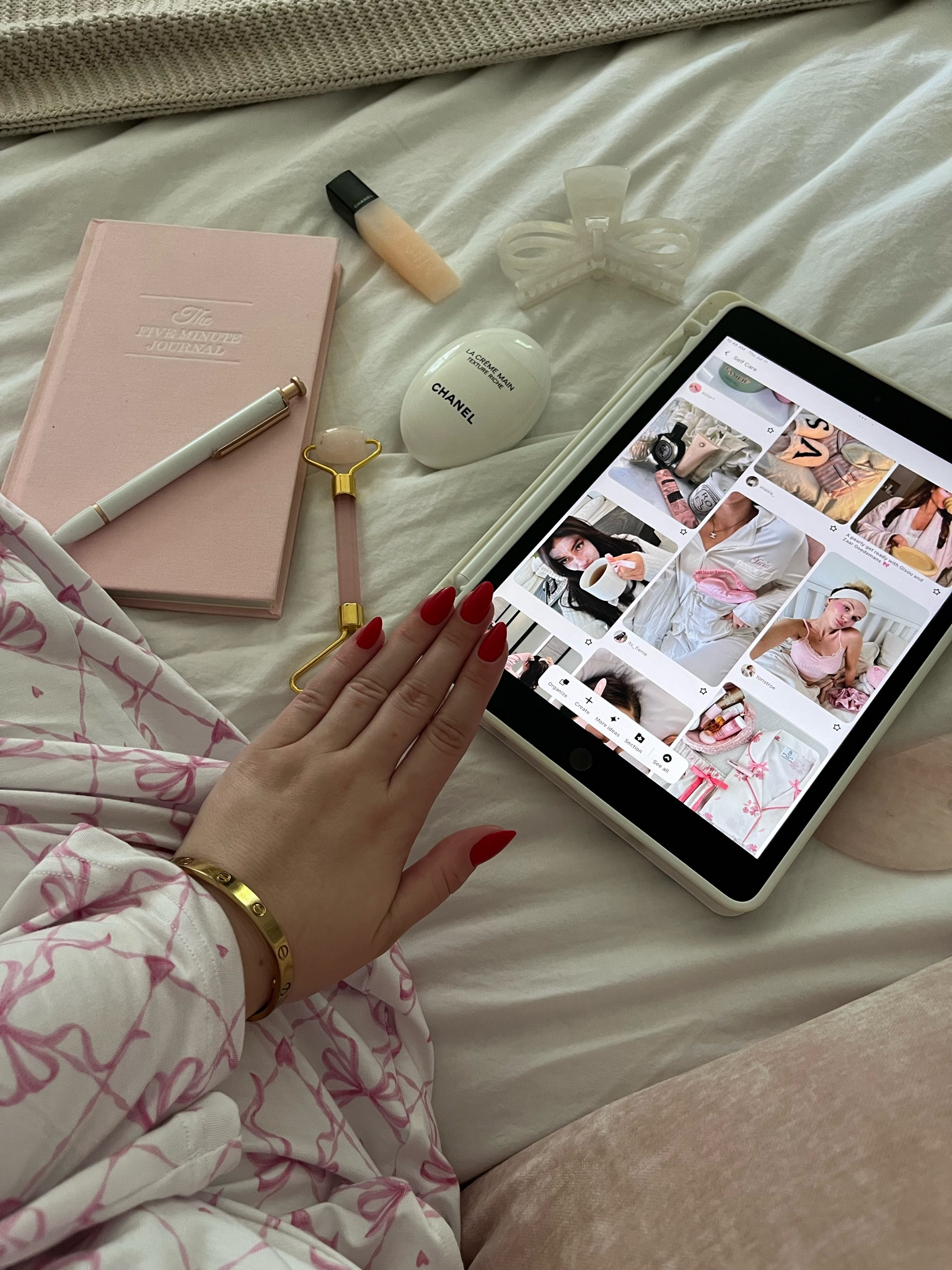 Sunday morning vibes 🎀

Self care Sunday, pink Pilates princess, pink aesthetic, girly girl, press on nails, manicure, beauty, skincare, Sephora, Chanel beauty, pink bows, vanilla girl aesthetic 

#LTKBeauty