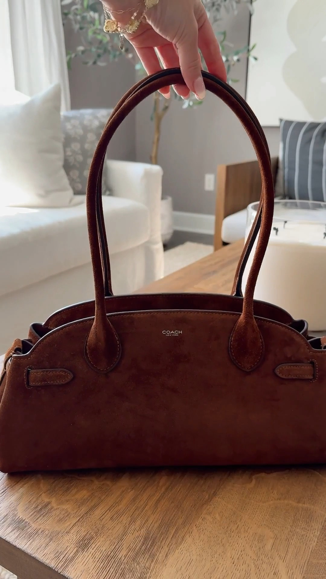 Obsessed with this purse from Coach! 😍🤎 

New arrivals, gifts for her, hand bag, purse, winter fashion, accessories, Amanda west, almostreadyblog

#LTKValentine #LTKSeasonal