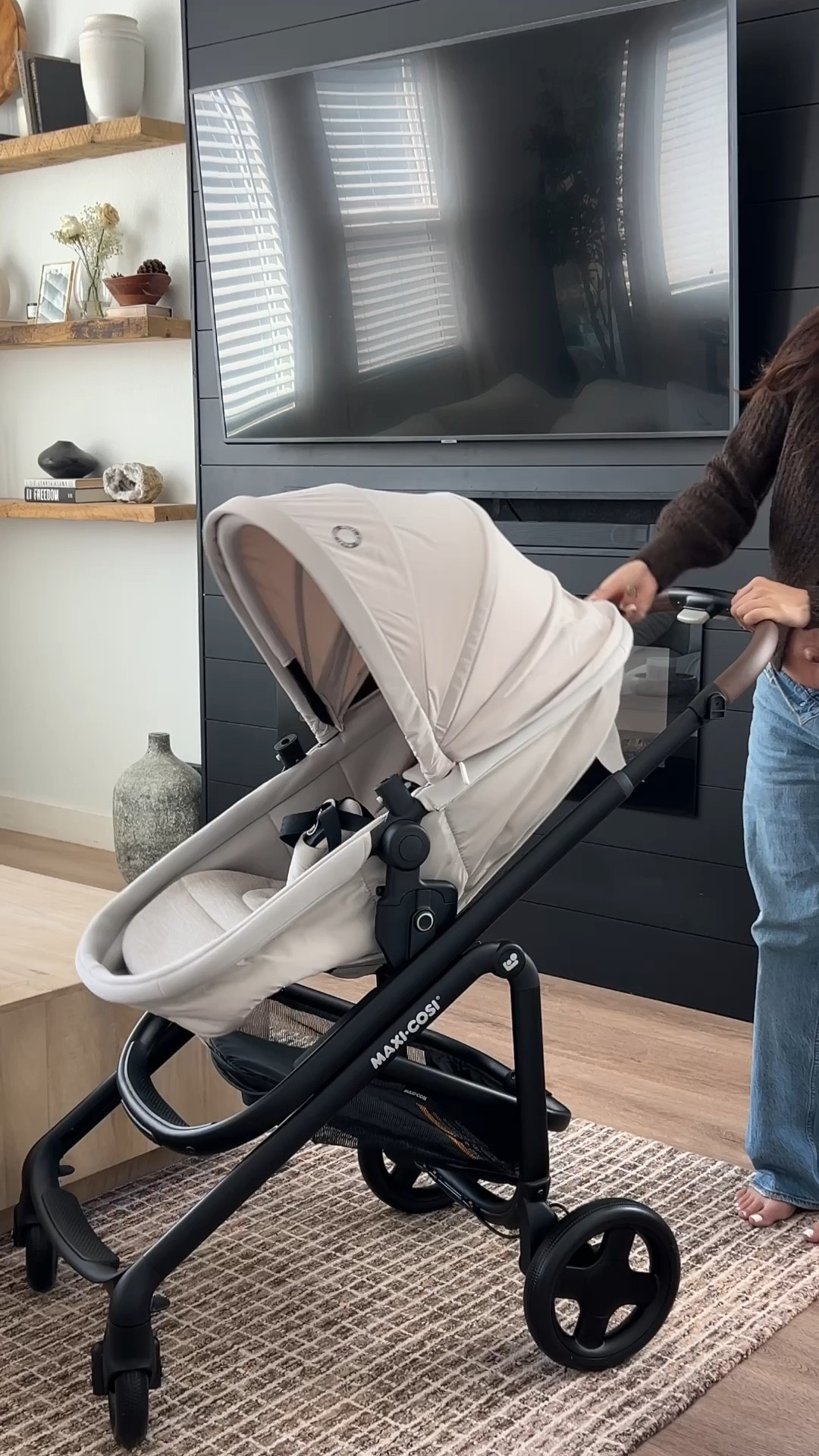 Maxi Cosi stroller + rotating carseat 🤎

#LTKBaby #LTKBump #LTKKids