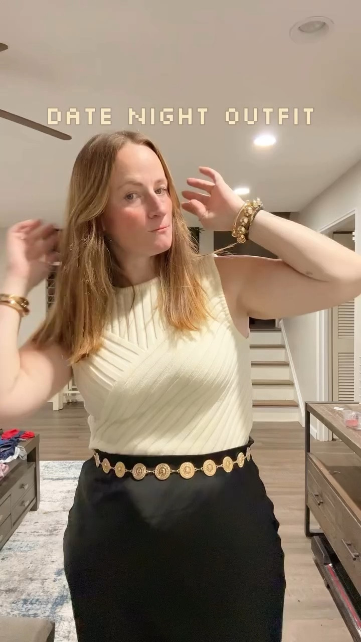 I need every single one of you to make sure you have a good maxi skirt in your closet. Right this second. I swear I wear this all the time but it can look different every way I wear it. While I wanted a new different look last night, my good old tried & true was the ultimate winner. 

Do you want to see all the ways I style this skirt?? 

#styleideas #maxiskirt #skirtoutfits #springstyle #momoutfits