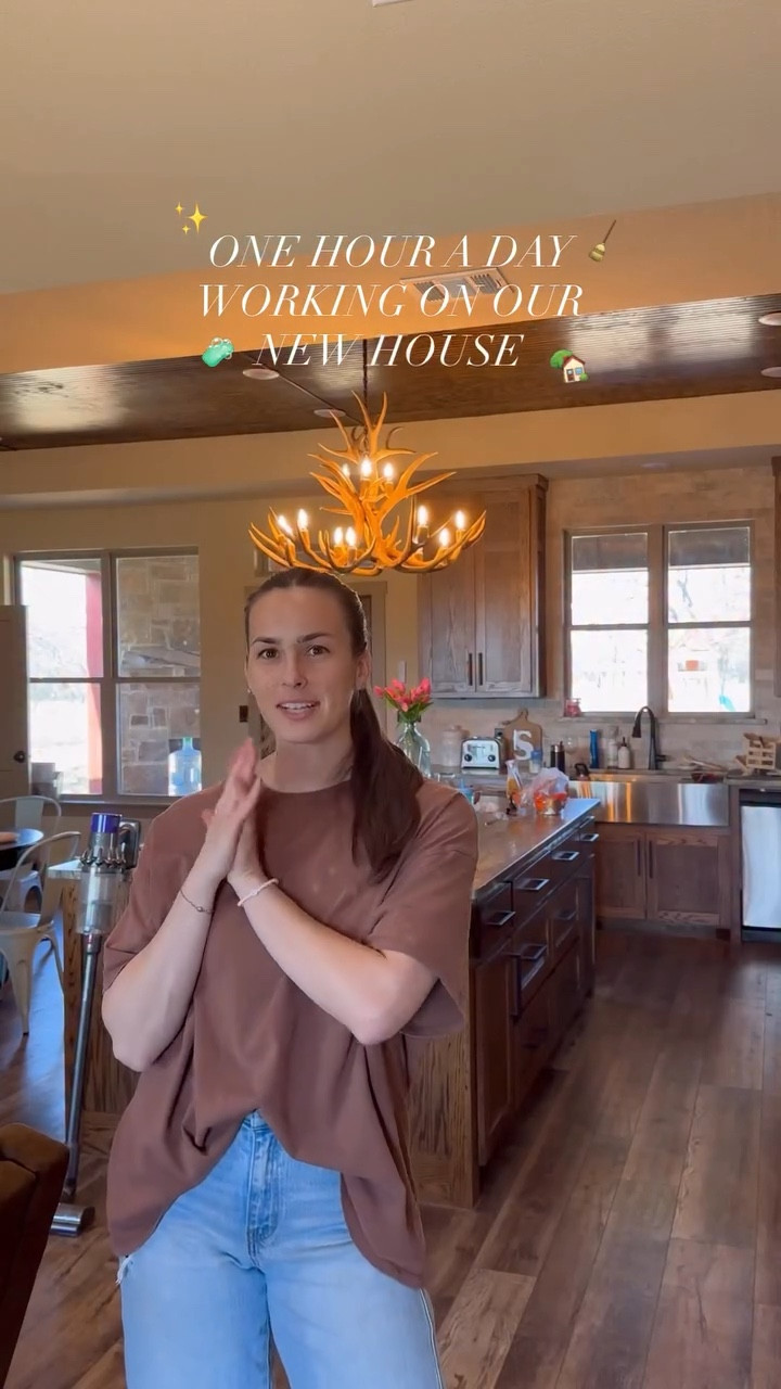 Spend an hour with me for a mid-week reset🧼🧹✨ 

#LTKHome #LTKvlog #LTKmomlife