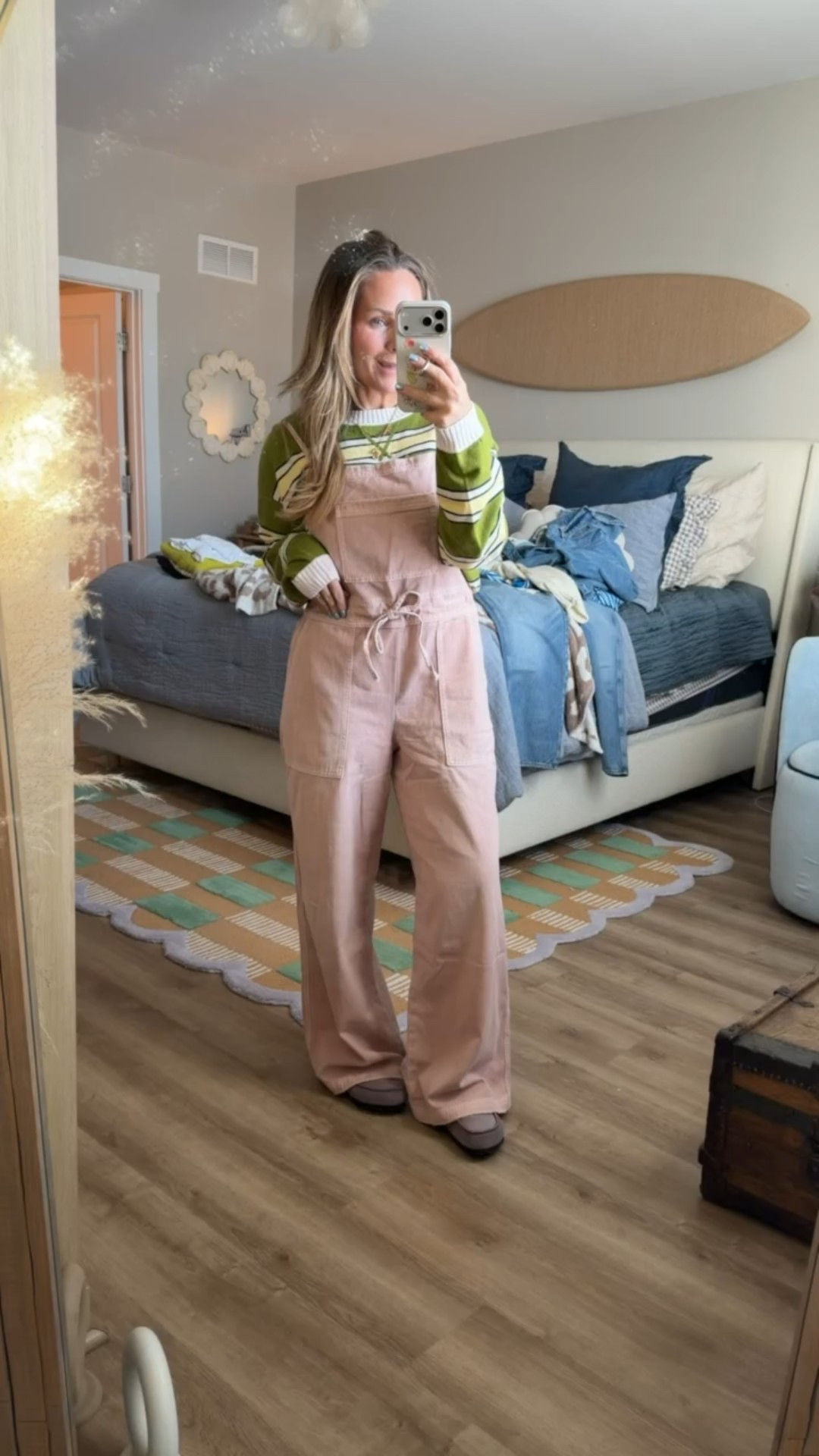 This combo shouldn’t work… but somehow it just does. Cozy layers, soft textures, and an outfit that feels comfortable and cute — which is all I want in winter right now.  Nothing fussy, nothing stiff. Just pieces I actually reach for and feel good wearing.




#LTKPetite #LTKgrwm #LTKootd