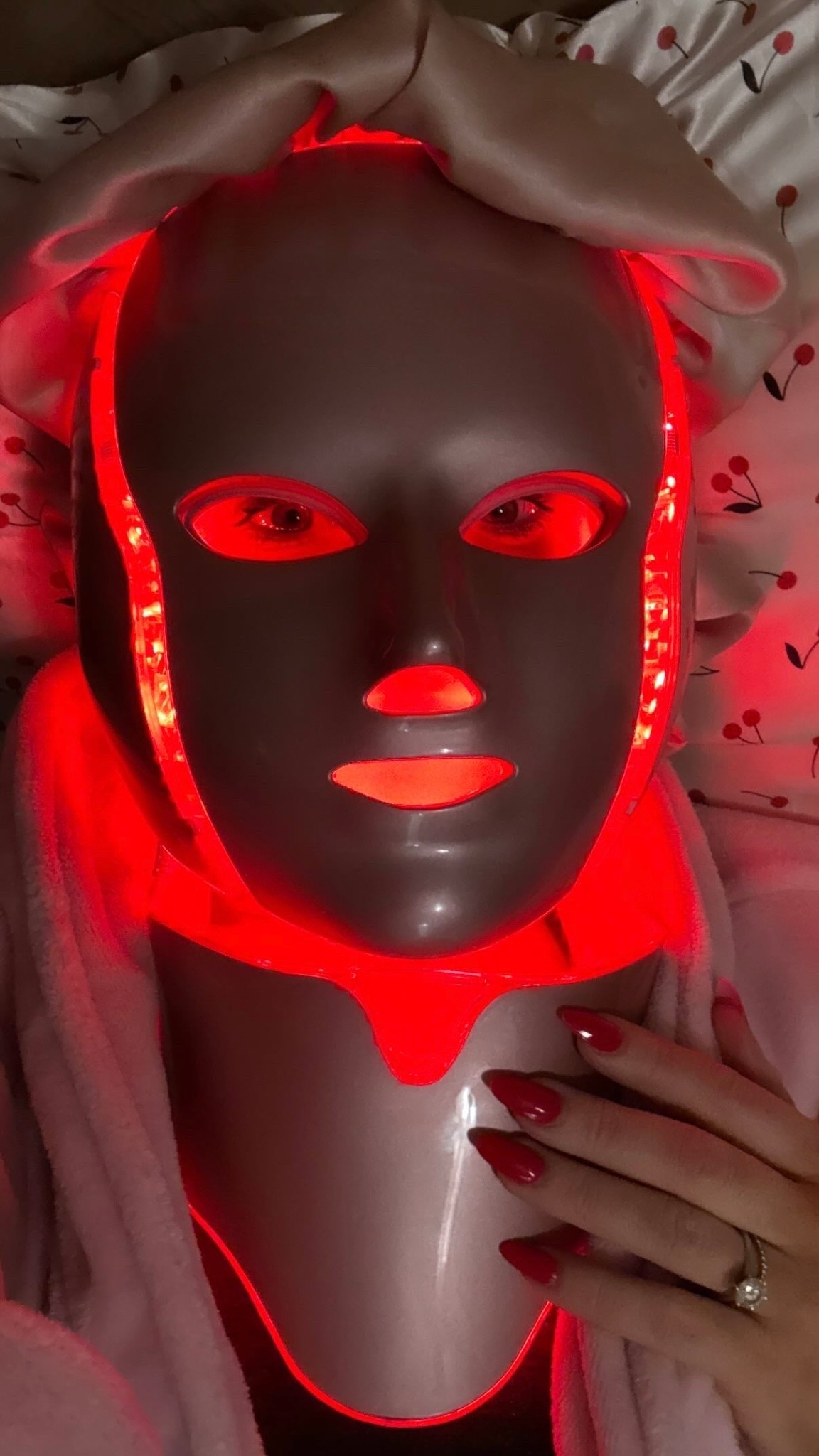 Friday nights in your mid-thirties 🧖🏼‍♀️ 

#LTKdayinmylife #LTKmomlife #LTKselfcare