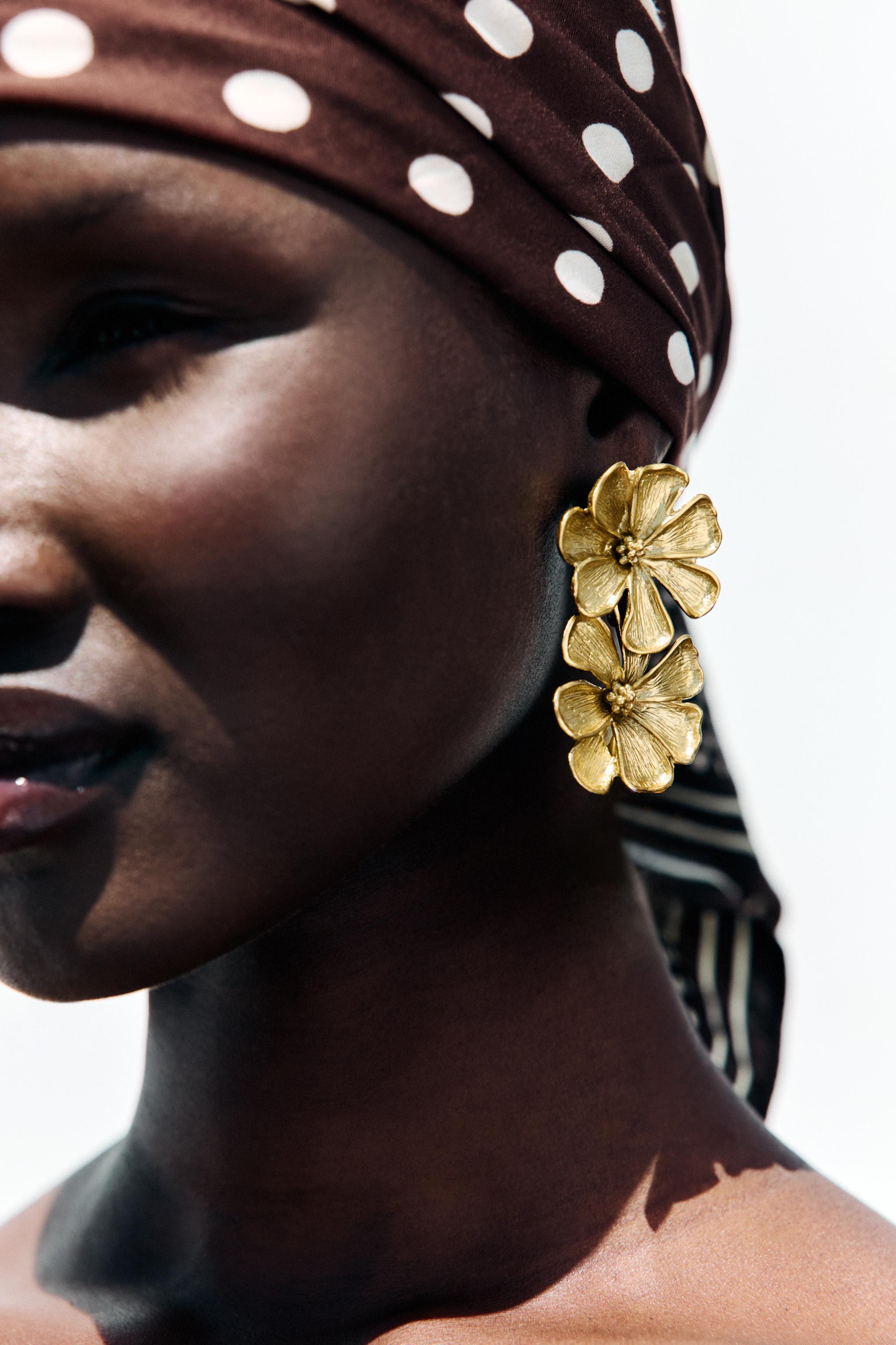 METAL FLOWER EARRINGS | Zara US