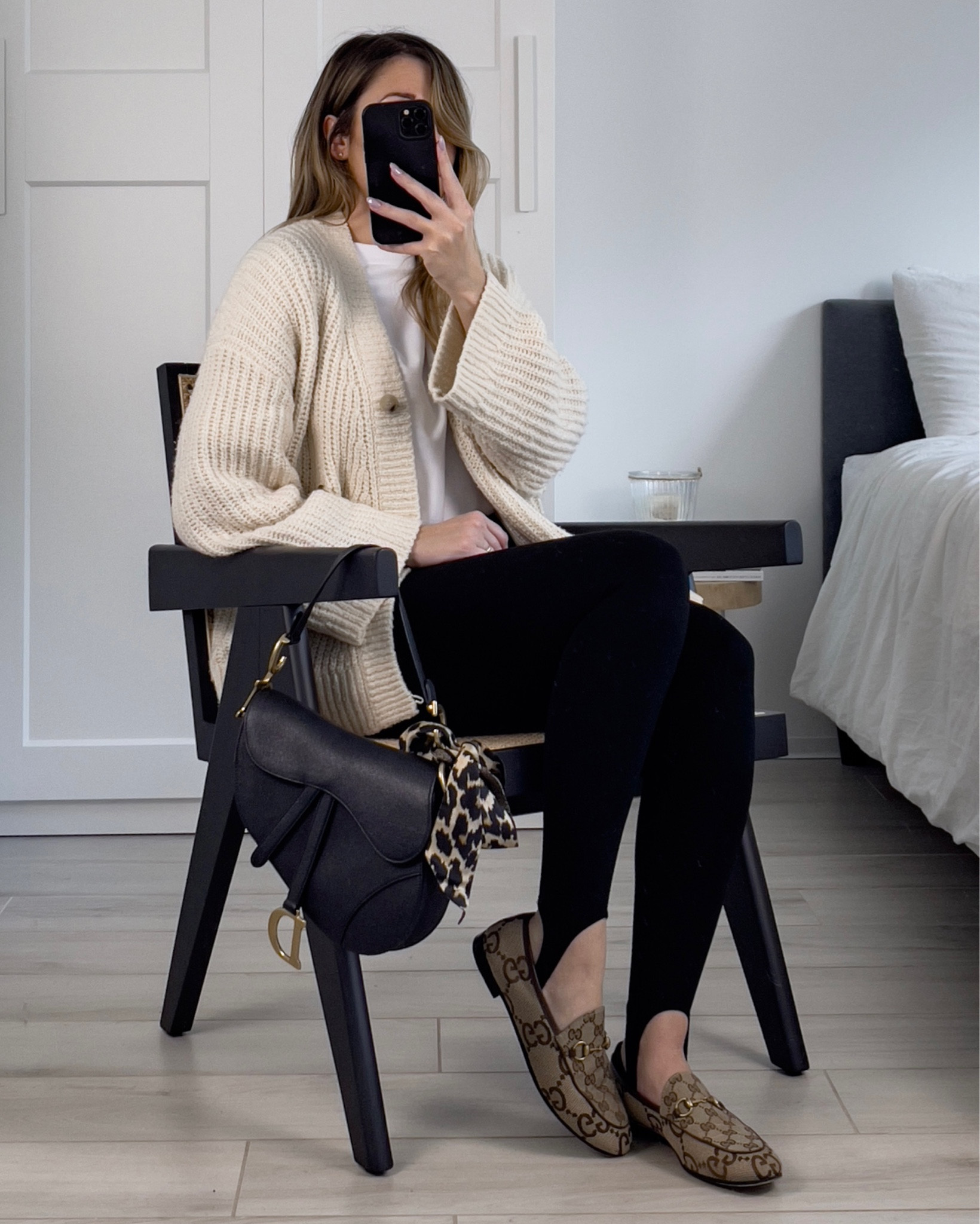 White Cardigan & Stirrup Leggings 🏇🏼

#LTKSeasonal #LTKeurope #LTKfindsunder50