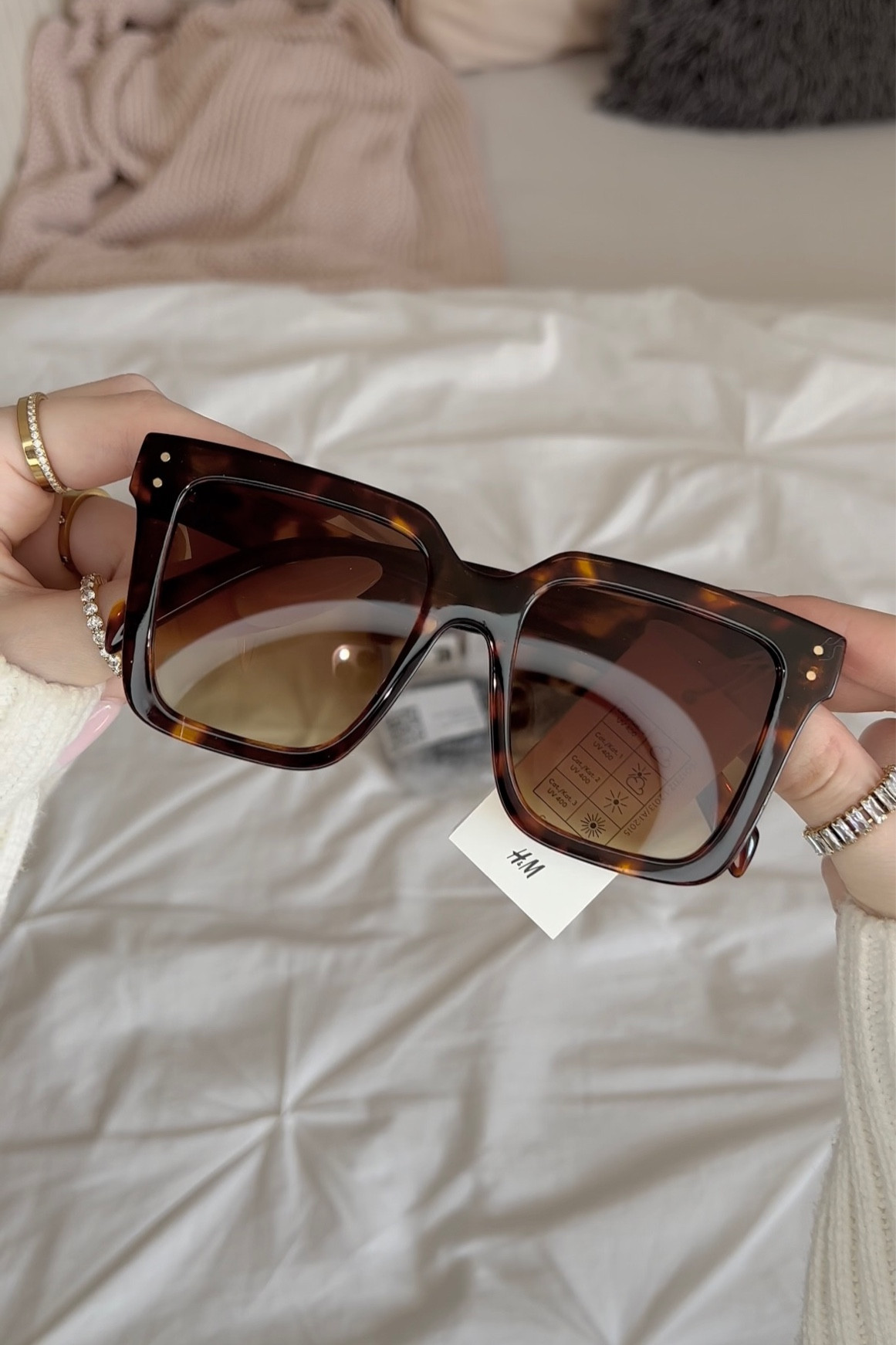 Sunglasses, glasses, H&M fashion, summer fashion, summer essentials, fashion, that girl essentials

#LTKFind #LTKfit #LTKstyletip