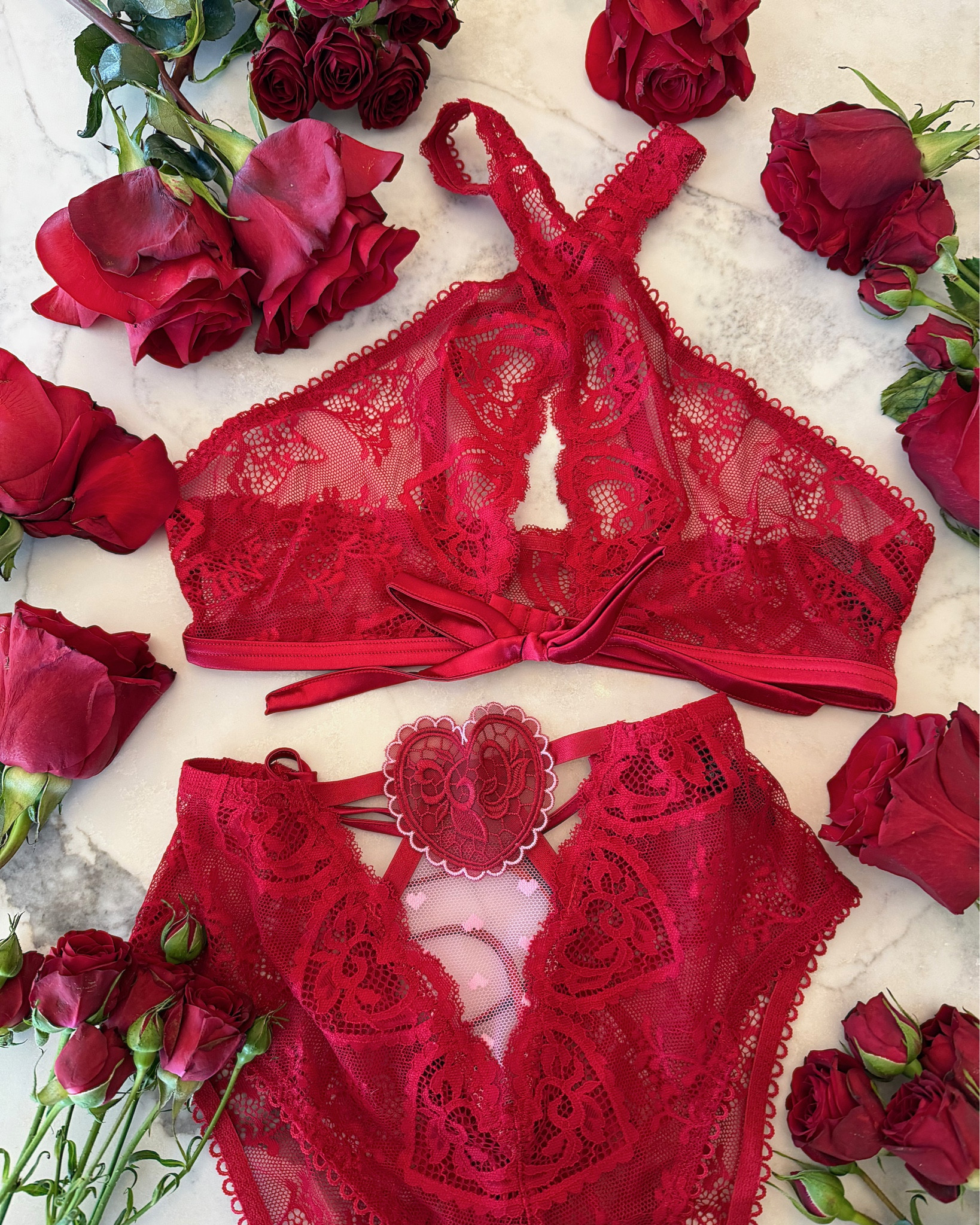 ♥️♥️♥️
-
Mentionables Lingerie - Code: KristinRose
Amazon Workout Set 
Coco Chanel Hair Perfume
Jewelry Stack (watch is from @montrevintage_on IG)
Clarins Eye Lift


#LTKActive #LTKBeauty #LTKootd