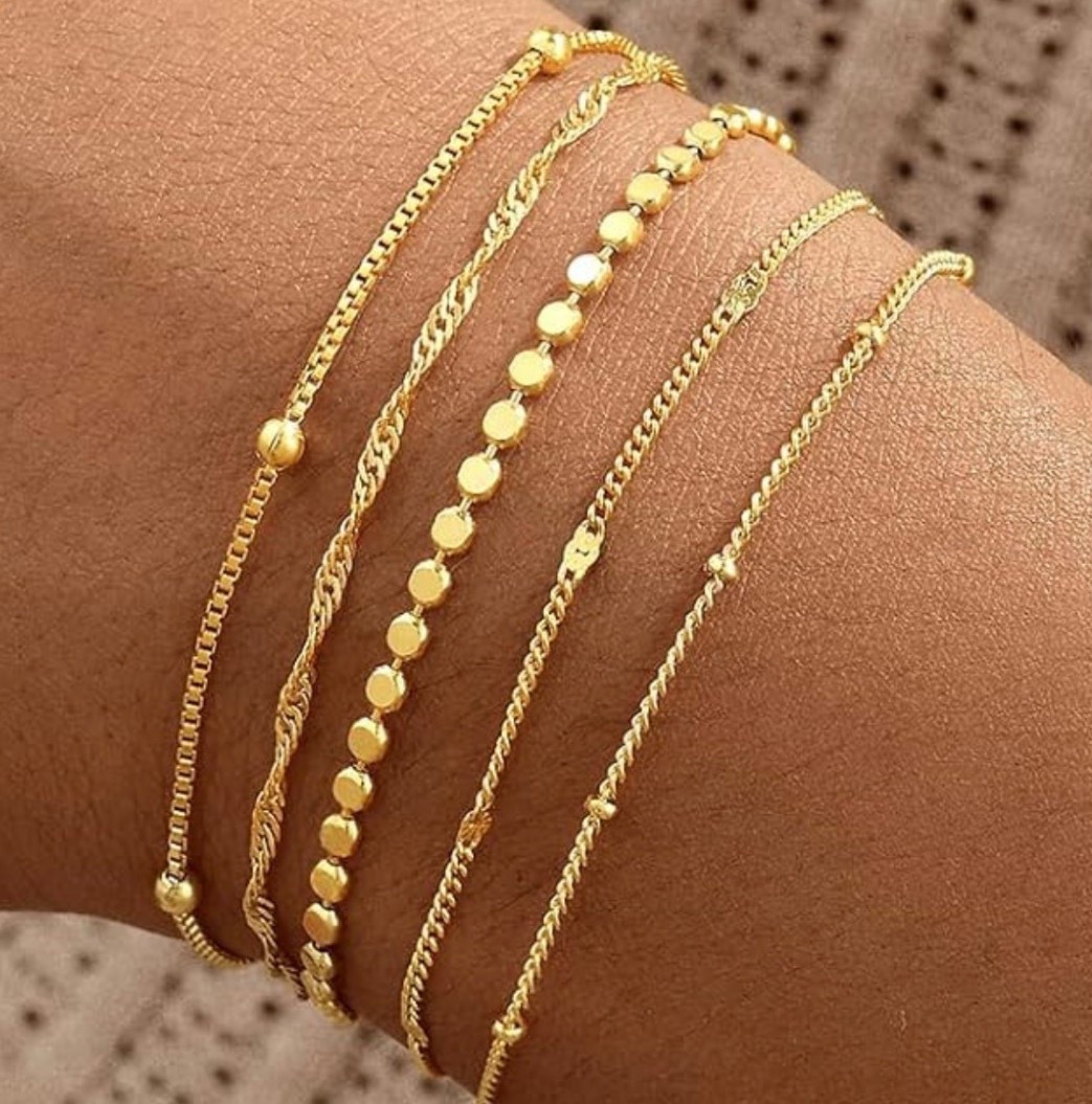 Affordable gold jewelry that looks way more expensive ✨
This stackable bracelet set is perfect for everyday — minimal, chic, and under $10.
Wearing these nonstop with sweaters, knits, and neutral outfits. #LTKunder50 #AffordableLuxury #AmazonFinds #GoldJewelry #StackableBracelets #EverydayJewelry #SoftLAStyle
