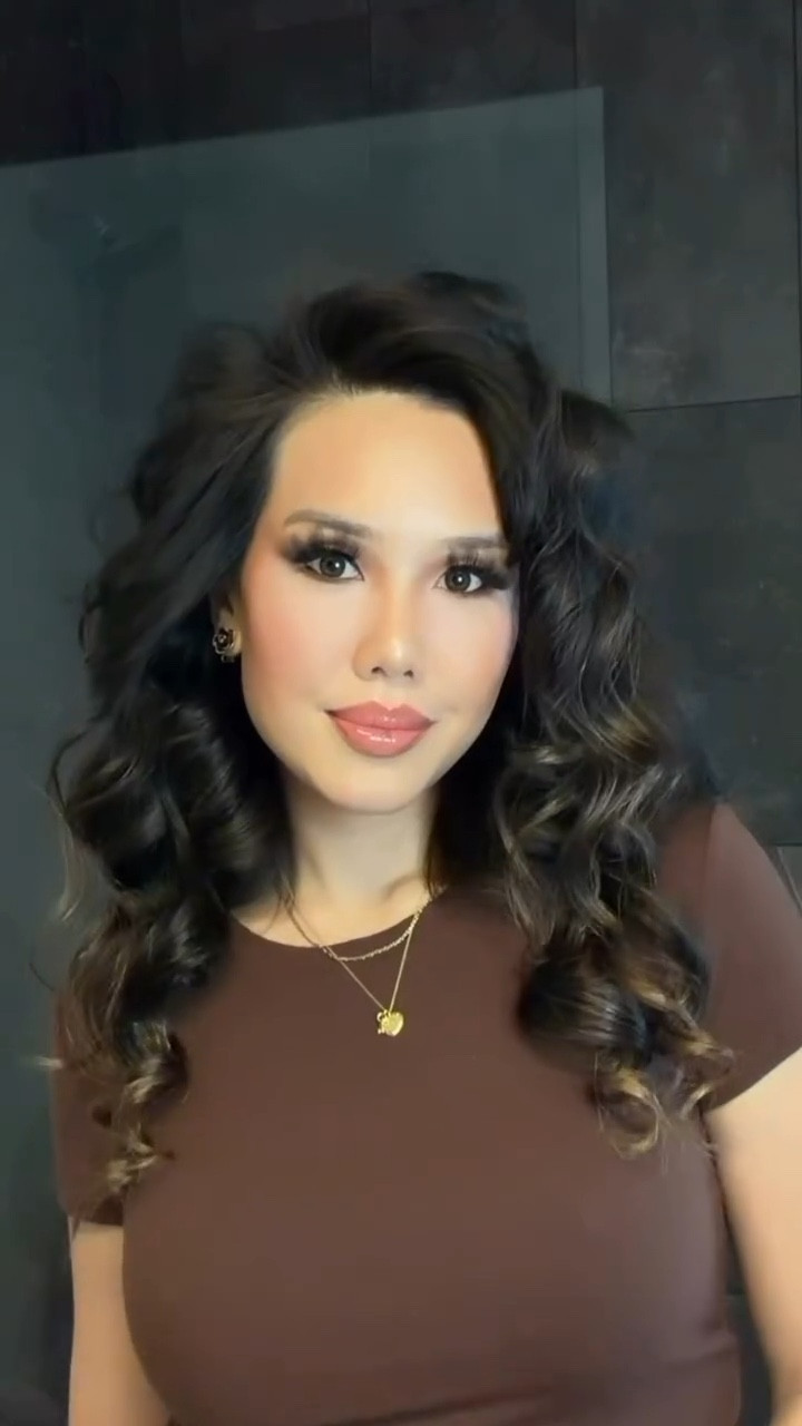 GRWM Full Glam date night makeup look
Comment “Shop” 
*
*
*
*
*
*
Skin prep:
@rhode Glazing Mist hydrating Face spray
@D’alba Piedmont Italian White Truffle Double Layer Revitalizing Serum
@Gucci Mattifying Primer

Face:
@girorgioarmani Luminous Silk Natural Glow Foundation (shade 3.5)
@kosas Brow Pop Dual-Action Eyebrow Pencil (Medium-Brown
@rhode Pocket cream blush (Toasted Teddy & Sleepy girl)
@natashadenona concealer (R2)
@kosas Revealer Super Creamy + Brightening Concealer
@hudabeauty Loose Baking & Setting Powder (Sugar Cookie)
@makeupbymario Blurring Bronzer (Light Medium)
@kosas Blush (Dreamland)
@dior Backstage Glow Face Palette (001 Universal Glow)
@kosas Cloud Set Airy Setting Spray + Smoothing Mist
@makeupforever Lip Liner (Wherever Walnut)
@Lawless Lip gloss (Glazed)