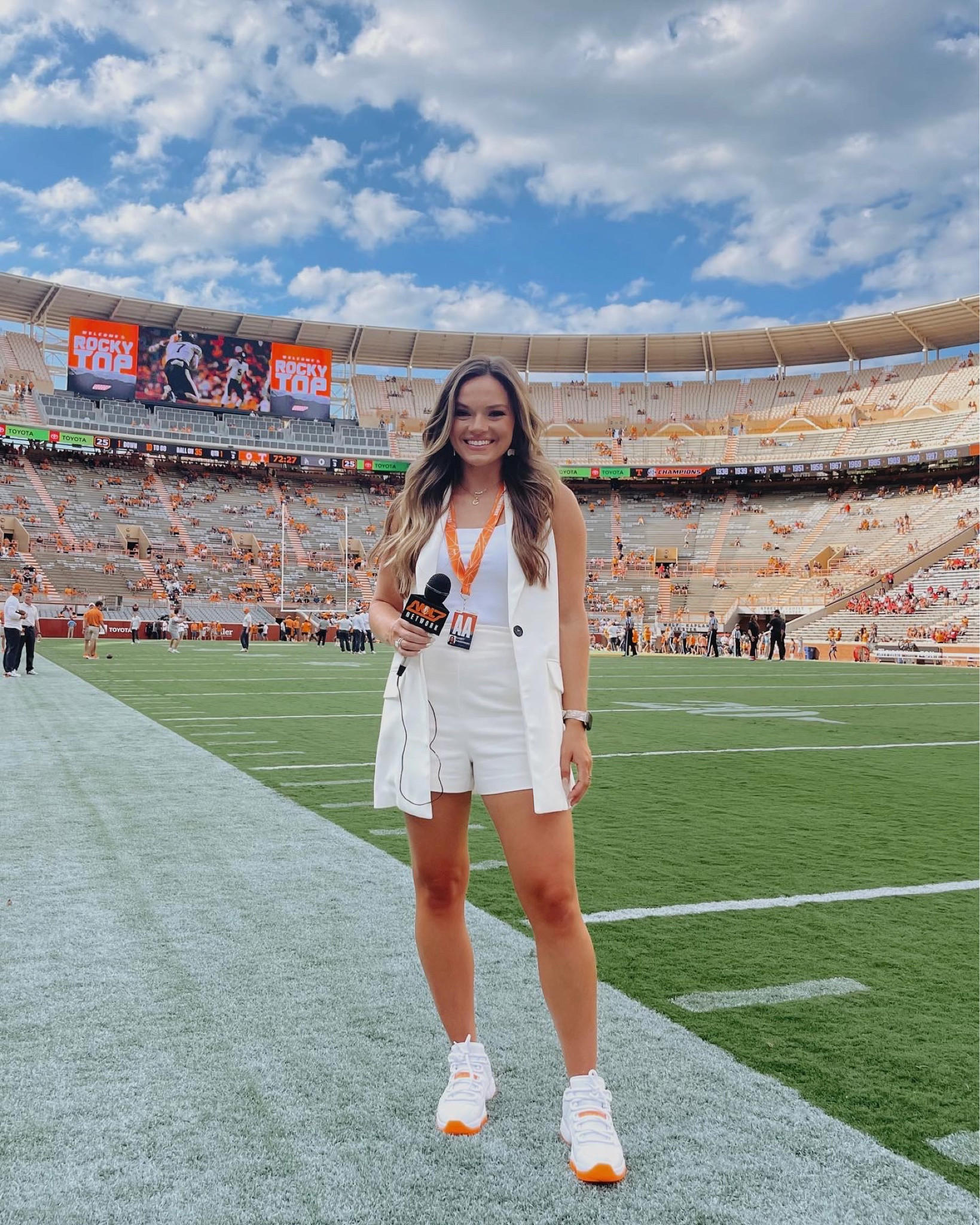 Sideline fit with Jordan sneakers 

#LTKworkwear #LTKfit #LTKSeasonal