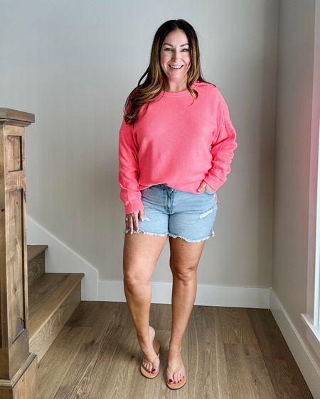 Casual Spring Outfit

Fit tips: Sweatshirt tts, L // shorts size up if in between, prefer 14

Spring outfit  sweatshirt  crew neck  spring denim  denim shorts  Jean shorts  sandals  flip flops  summer outfit  casual outfit idea  style guide

#LTKSeasonal #LTKstyletip #LTKmidsize