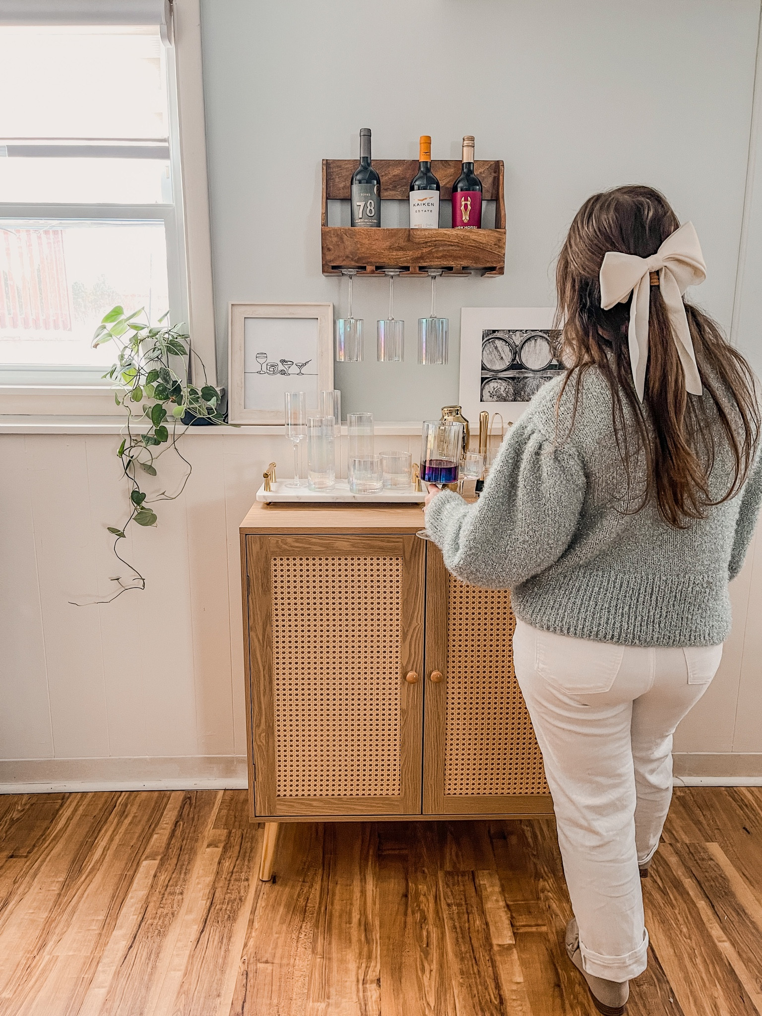 Bar cart set up



#LTKparties #LTKstyletip #LTKhome