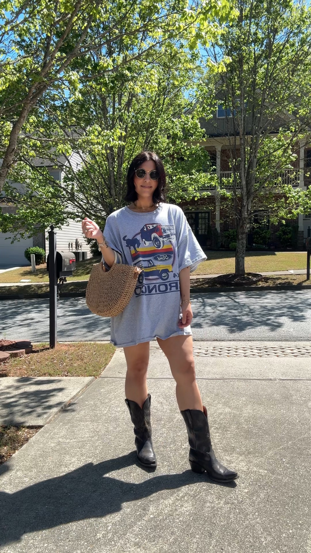 spring ootd

oversized tee - xl
shorts - 6

#LTKshoecrush #LTKSeasonal #LTKstyletip