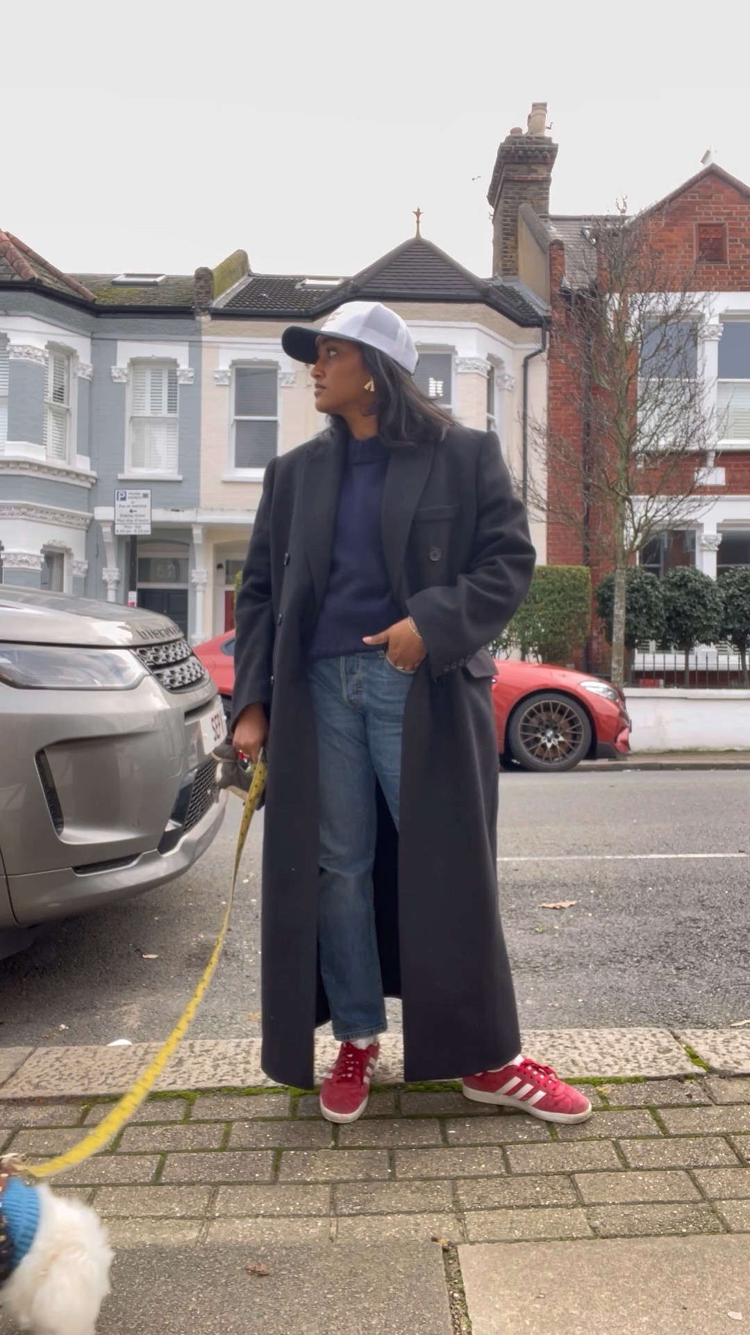 Trucker cap 
Levis 501 
Cashmere COS 
Row jumper dupe 

#LTKeurope #LTKshoecrush #LTKstyletip