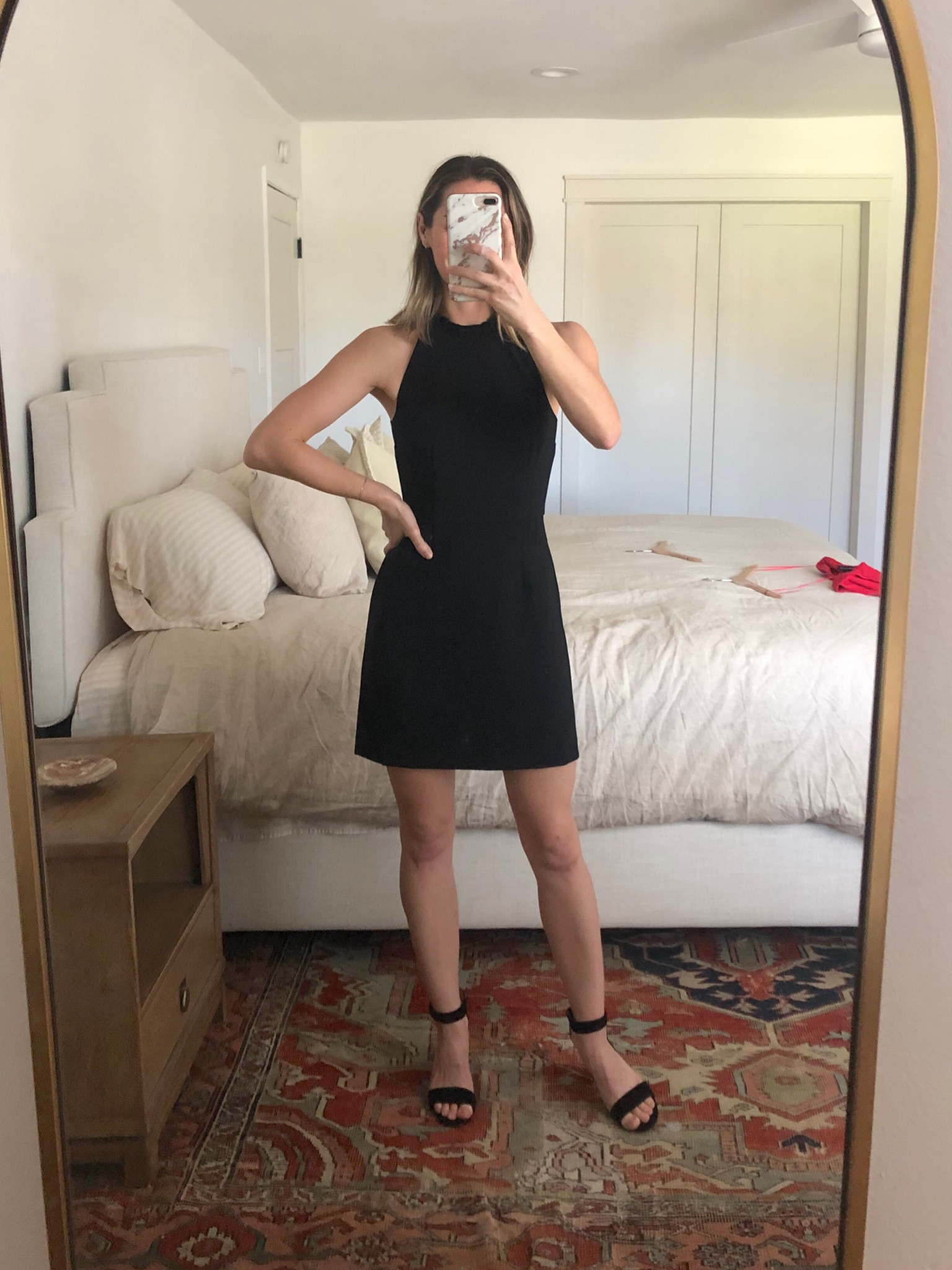 Sharing another wedding guest dress fave! This a-line halter that’s GORG!😍Wearing a 0. The shoes are also fantastic, so comfortable and the ankle strap is Velcro! Genius!🙌