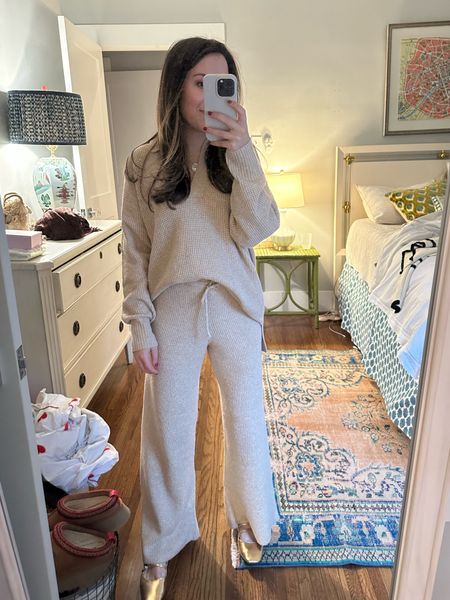 The best matching loungewear set you would never know isn’t a Jenni Kayne. Wearing extra small in both.