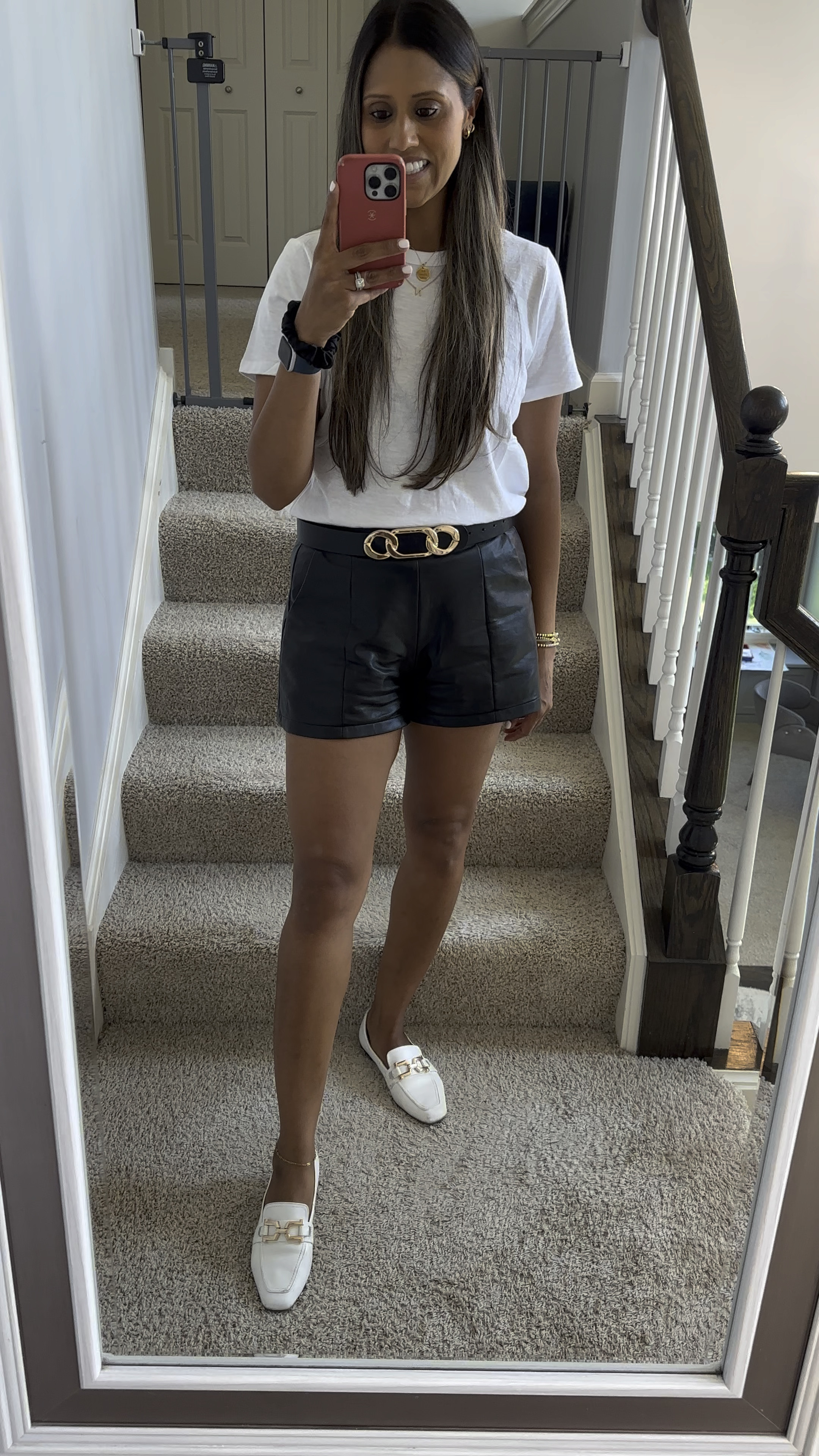 Black and white for the win! Love this old navy crew neck and my favorite leather shoes 

#LTKfindsunder50 #LTKVideo #LTKsalealert